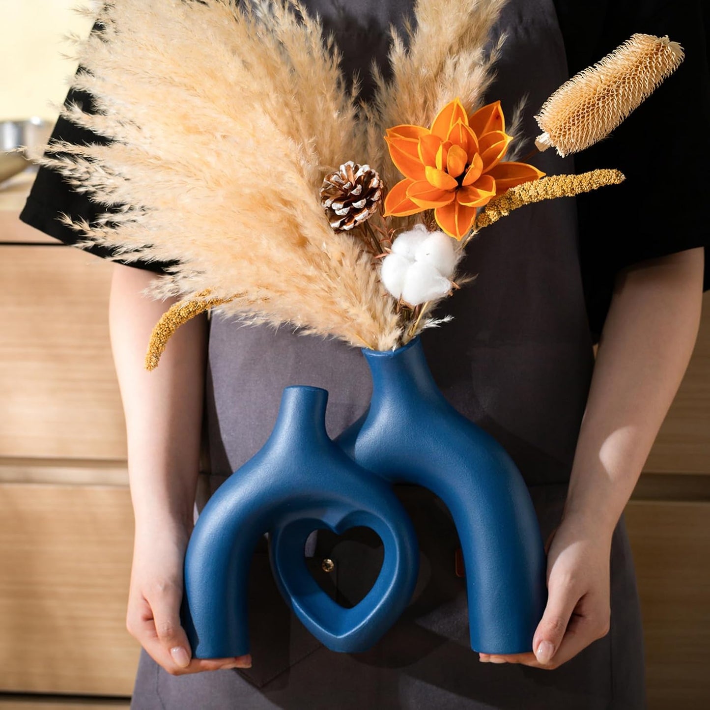 Snuggle Hollow Ceramic Decorative Vase / Navy Blue