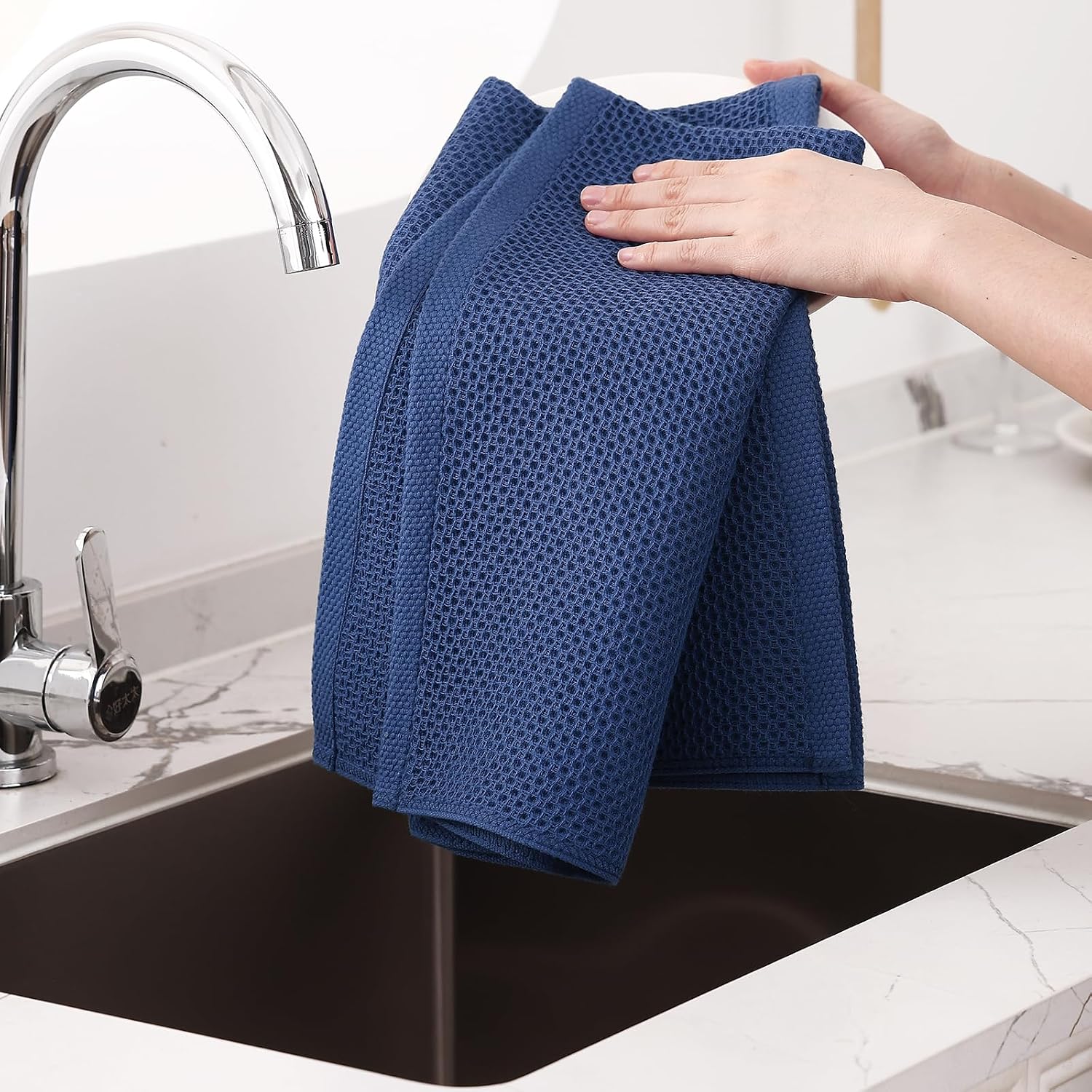 Homaxy 100% Cotton Oversized Waffle Weave Kitchen Towels 4-Pack, Navy Blue | 20 x 28 Inches, Ultra Soft Absorbent Dish