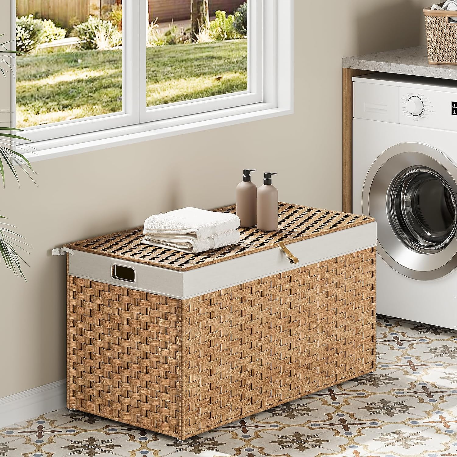 42.3 Gallon Wicker Basket / Natural / 29.9"L x 17.7"W x 18.1"H