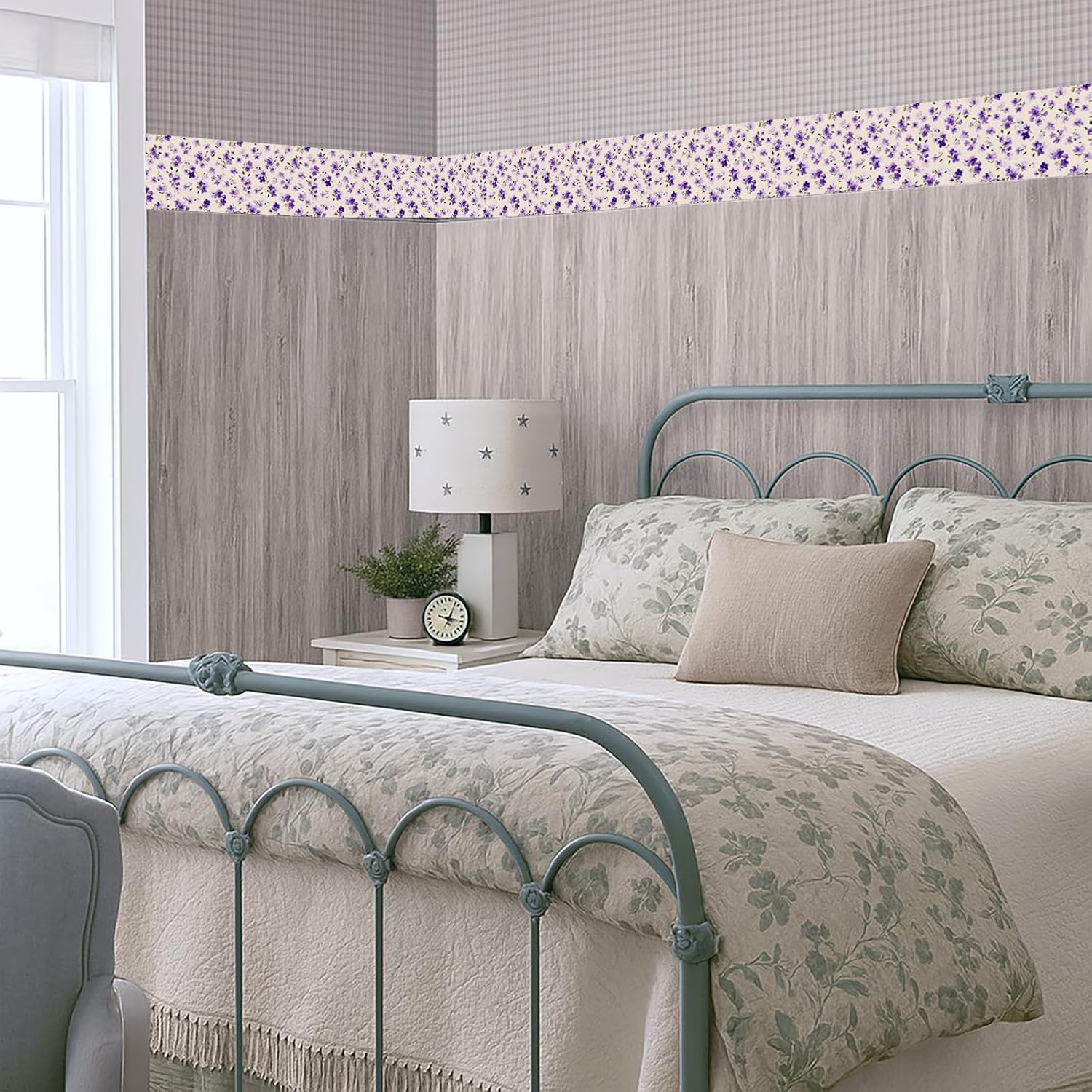 Wallpaper Border Peel and Stick Wall Border Removable Vinyl / Lavender Floral / Purple / 196 x 4