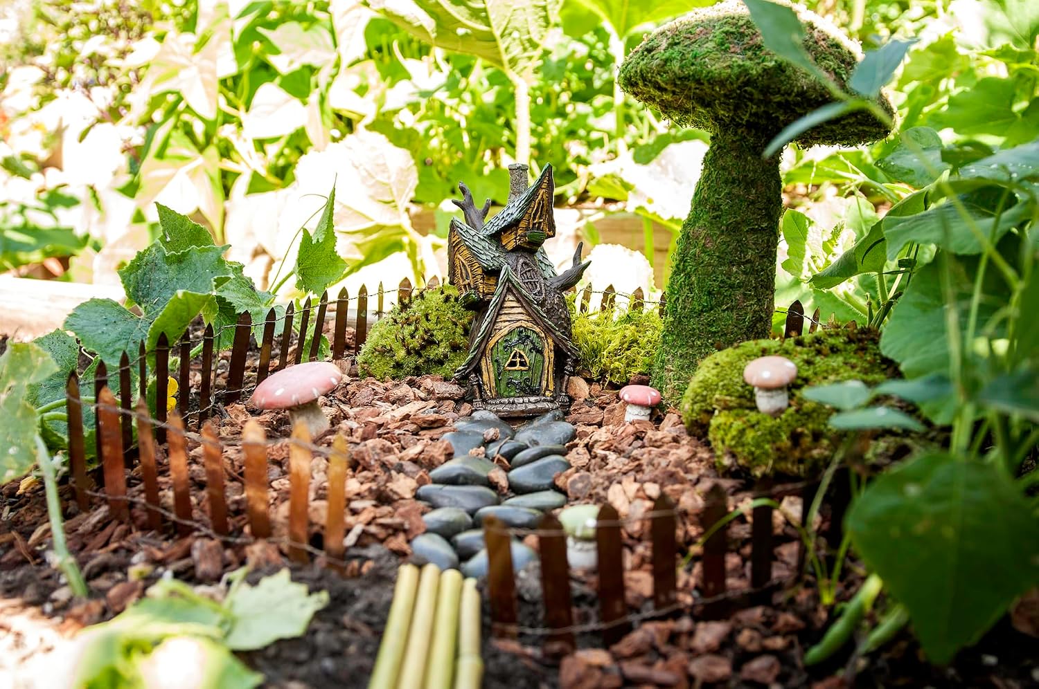 Deco Moss Small Mushroom / Green / Set of 11