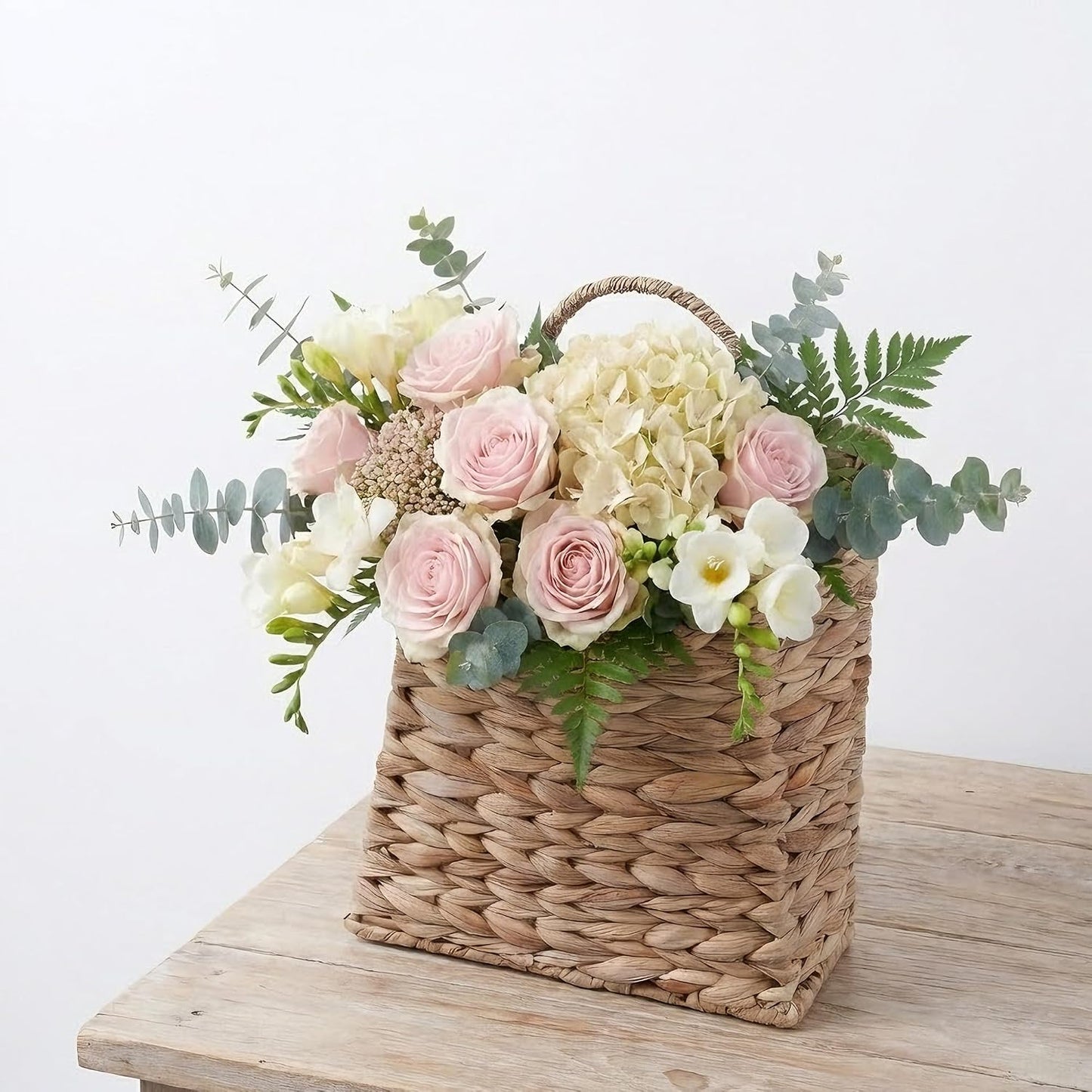 Handwoven Wicker Wall Hanging Baskets / Natural