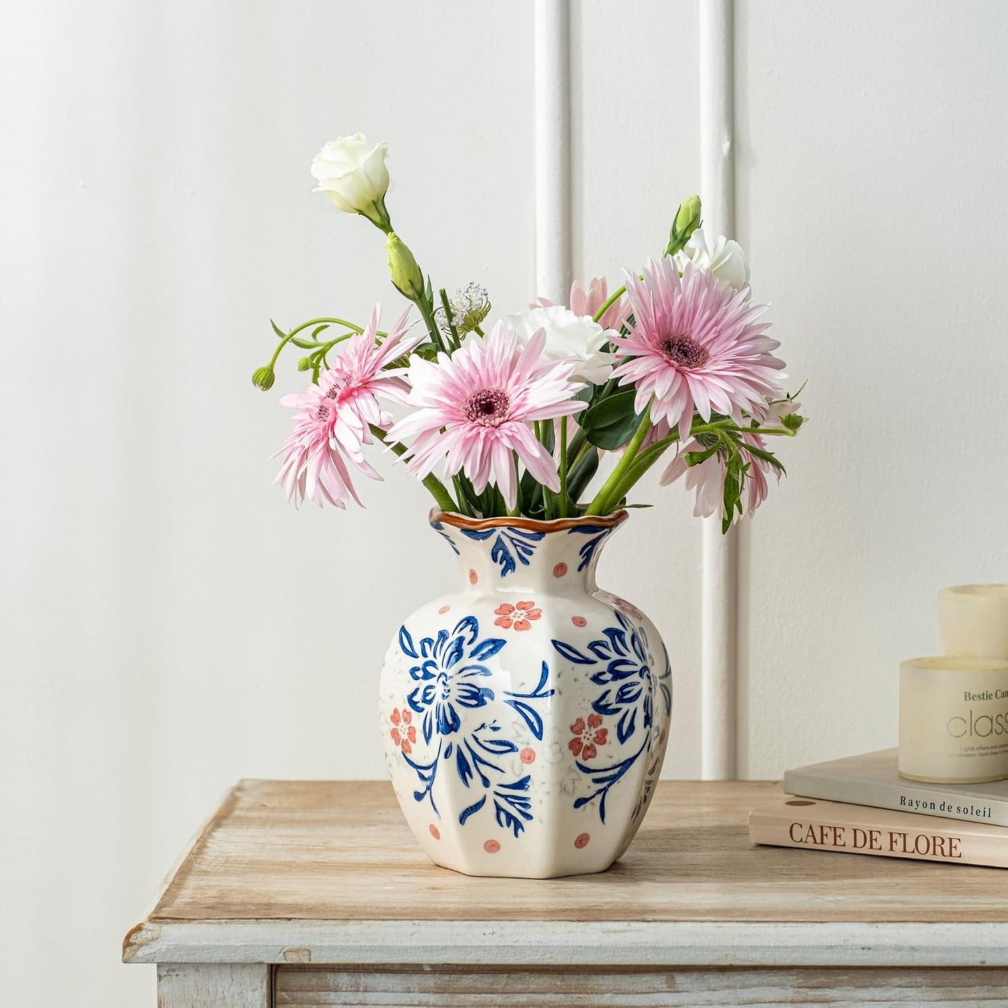 Small and White Ceramic Vase / Vase-u01 / 6 INCH / Blue