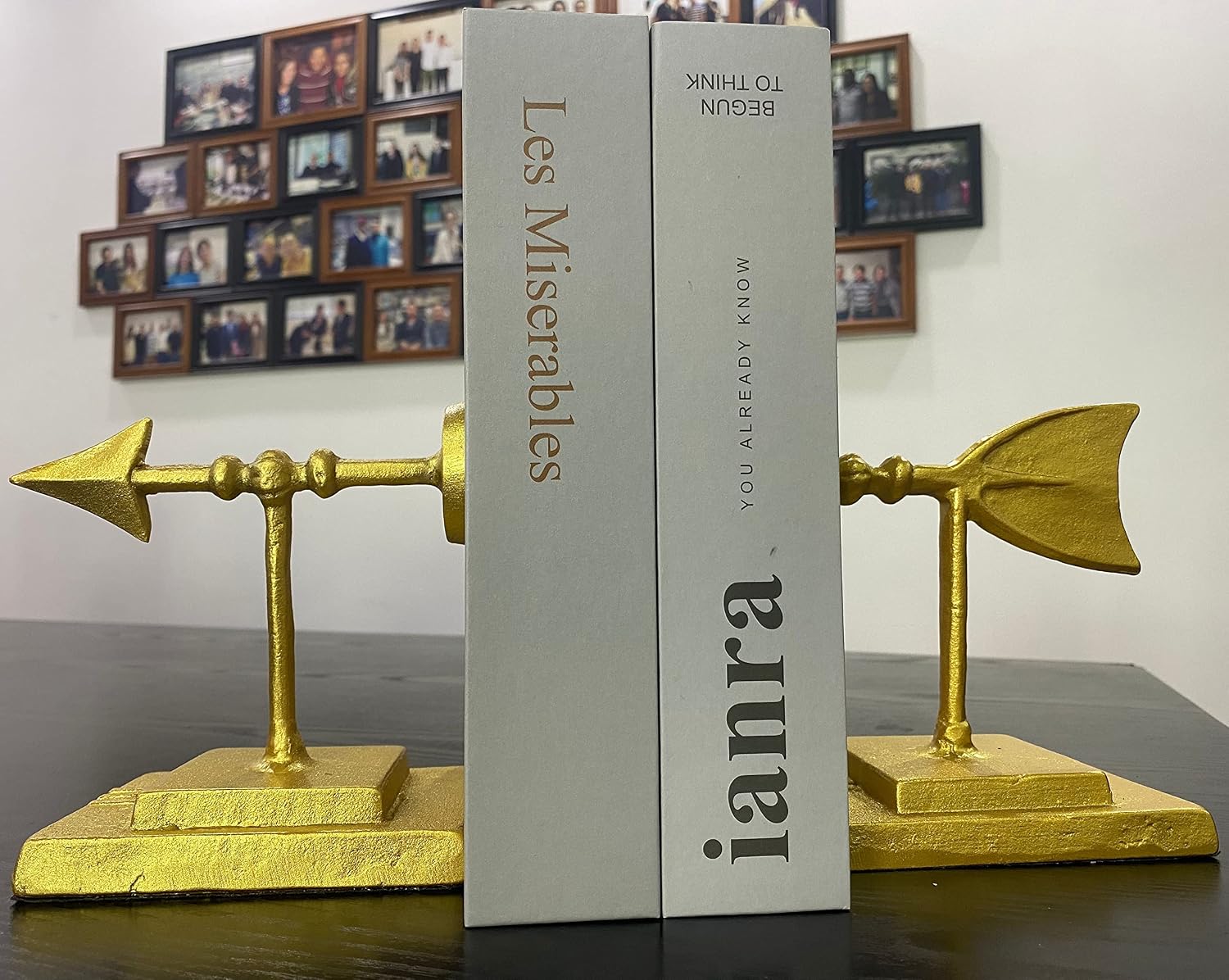 Semid Modern Metal Arrow Bookends / Gold