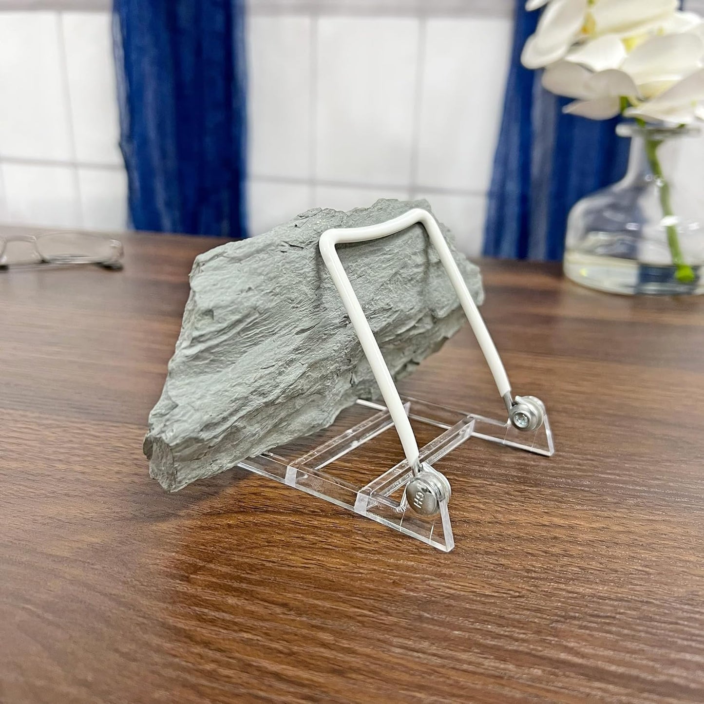 1PL Adjustable Wire and Clear Acrylic Display Easel / 3-pack / White / Set of 3