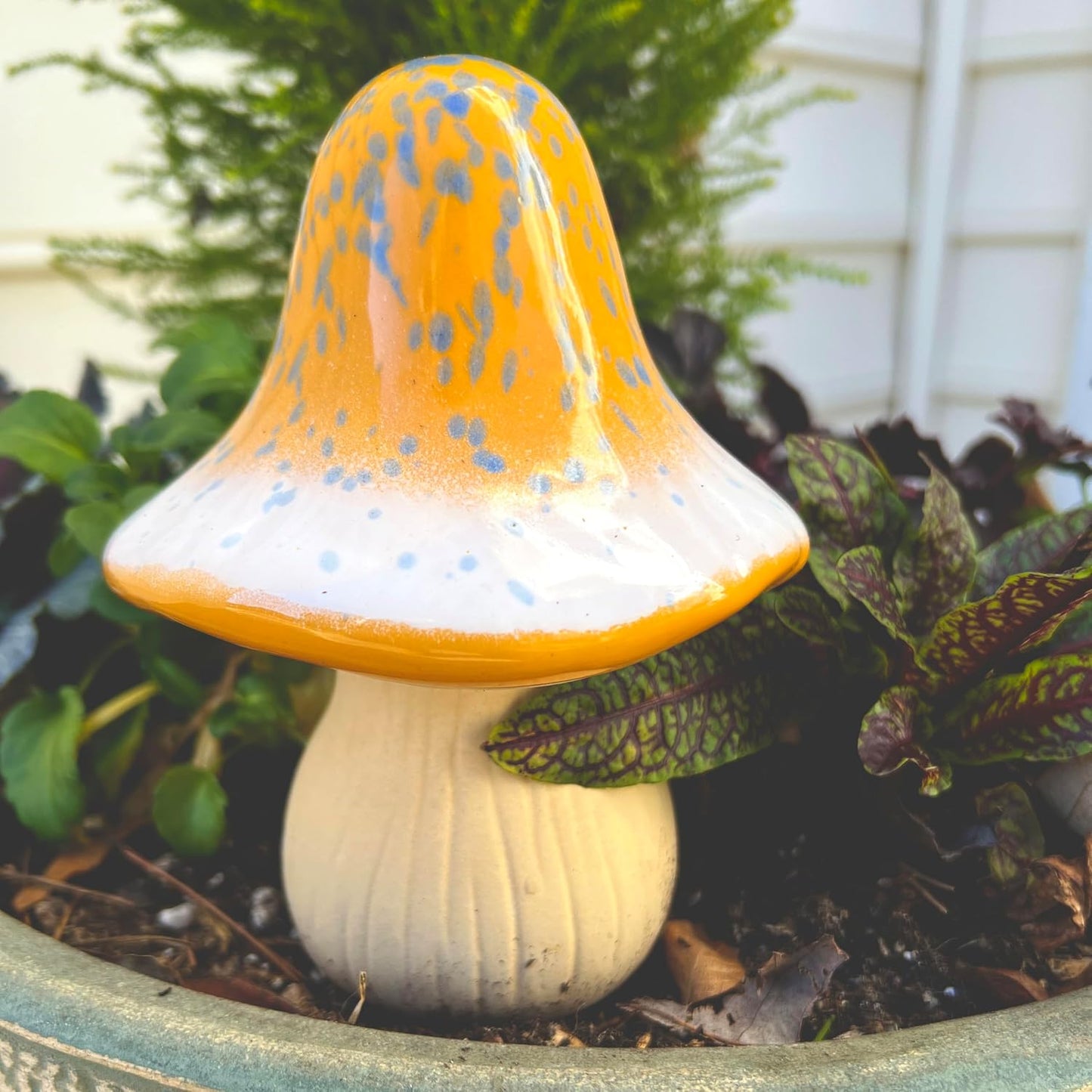 W134 Ceramic Enchanted Mushroom / Yellow