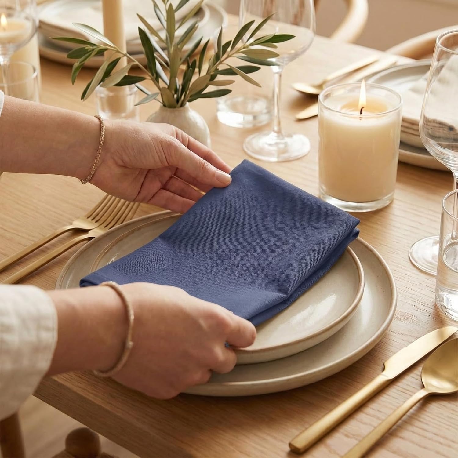 ACCENTHOME Accent Home 100% Cotton Napkins, Delicate Cloth Napkins for Dinners, Parties and Weddings，18 x 18 Inch Set