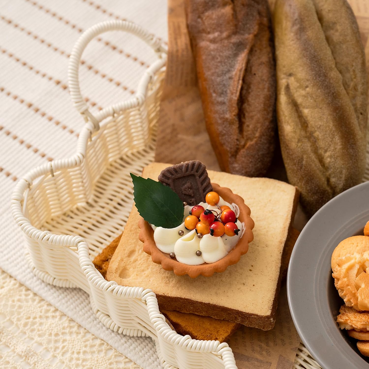 Wicker Serving Trays / Off White