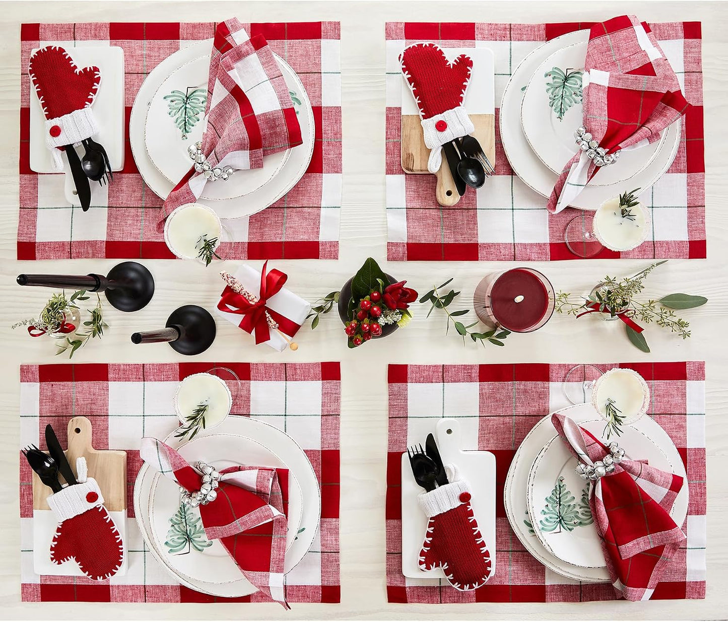 Solino Home 100% Pure Linen Placemats Merry Plaid, 14 x 19 in, Set of 4 | Very Merry Plaid Place Mats place settings