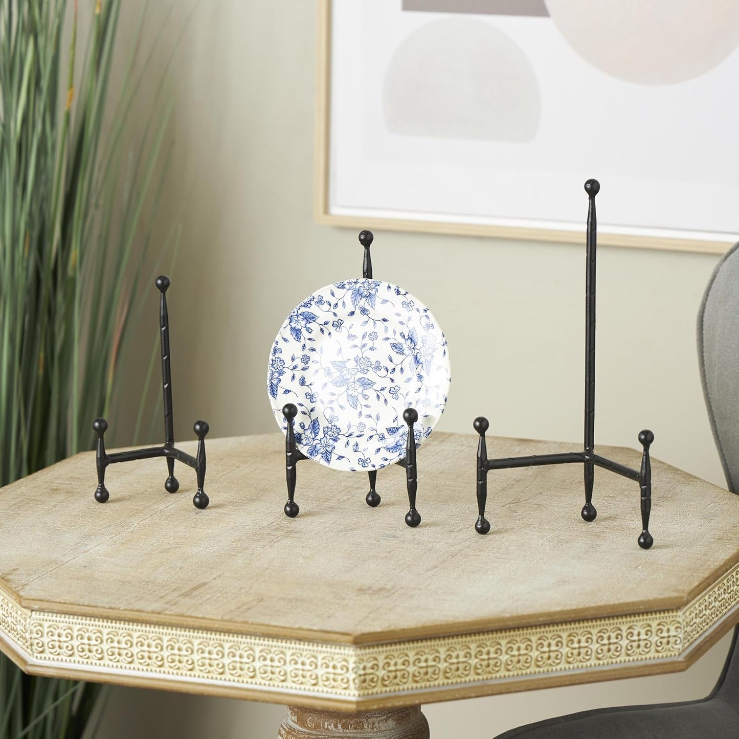 Deco 79 Metal Display Easel Tabletop Easel with Ball Details, Set of 3 Display Stand 12", 10", 8"H, Black
