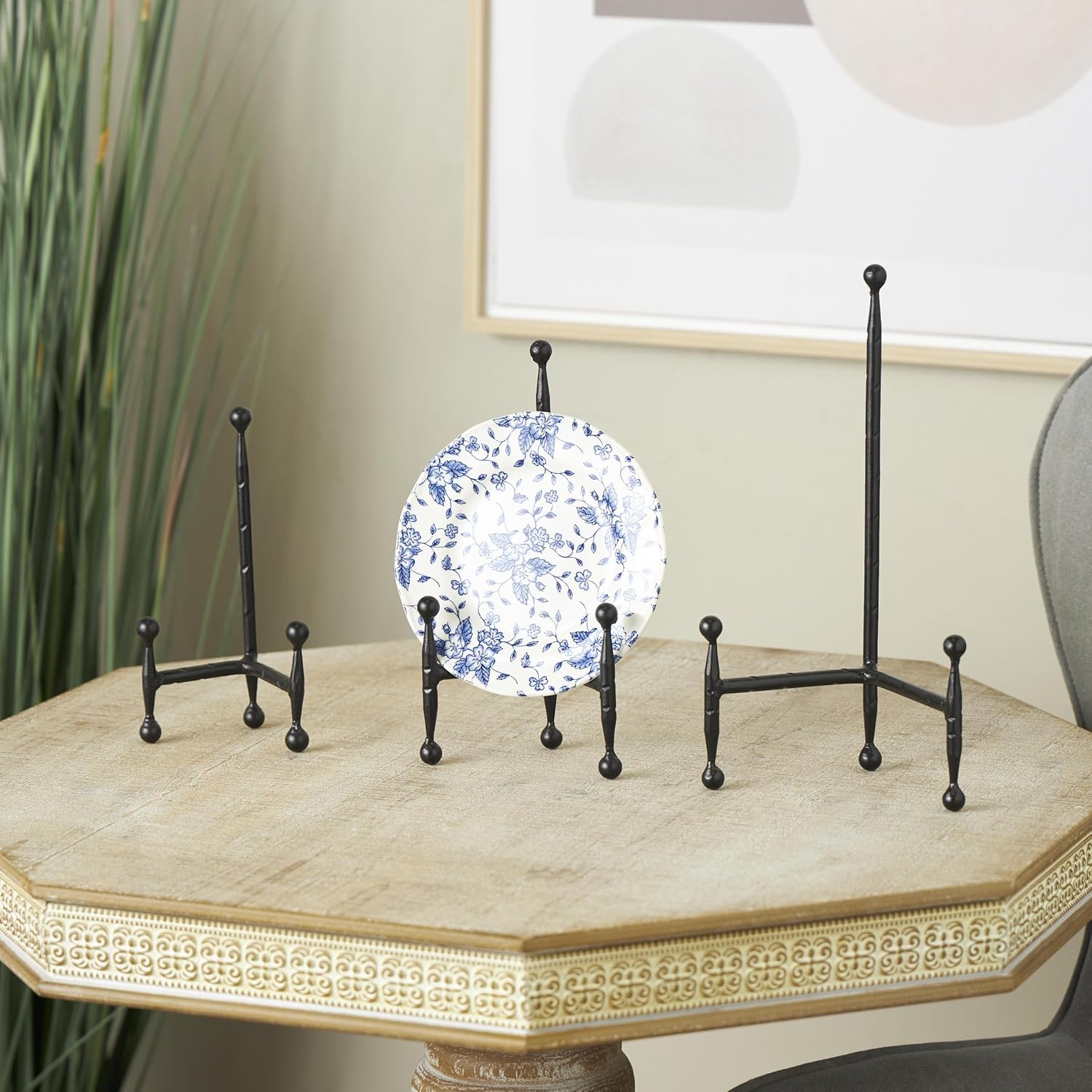Deco 79 Metal Display Easel Tabletop Easel with Ball Details, Set of 3 Display Stand 12", 10", 8"H, Black