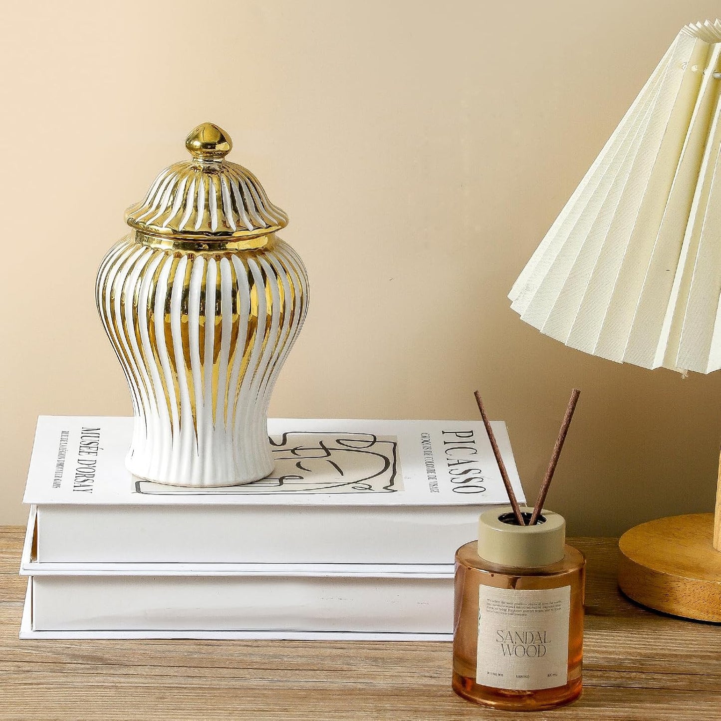 Ceramic Ginger jar / 6.8 Inch / White and Gold