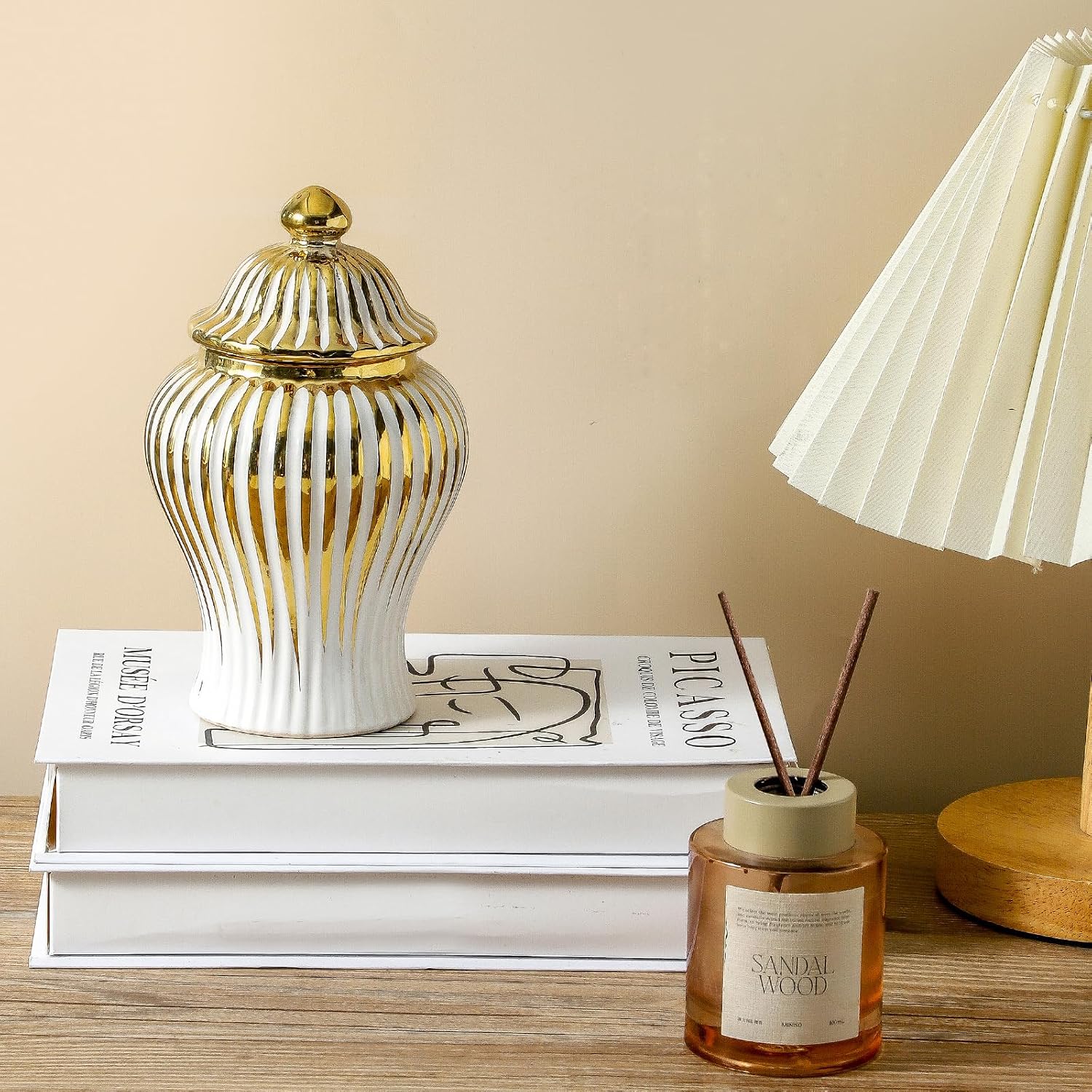 Ceramic Ginger jar / 6.8 Inch / White and Gold