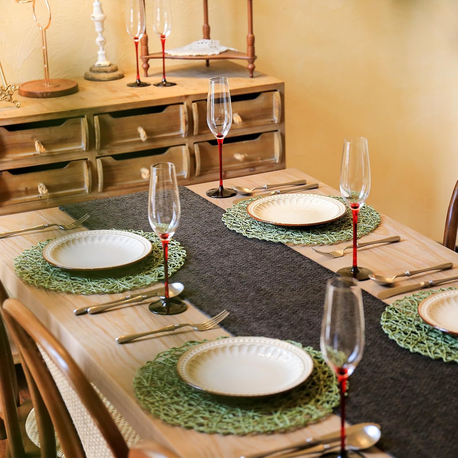 AHHFSMEI Paper Braided Round Placemats Set of 12 Natural Non-Slip Heat Resistant Table Mats for Dining Tables Woven