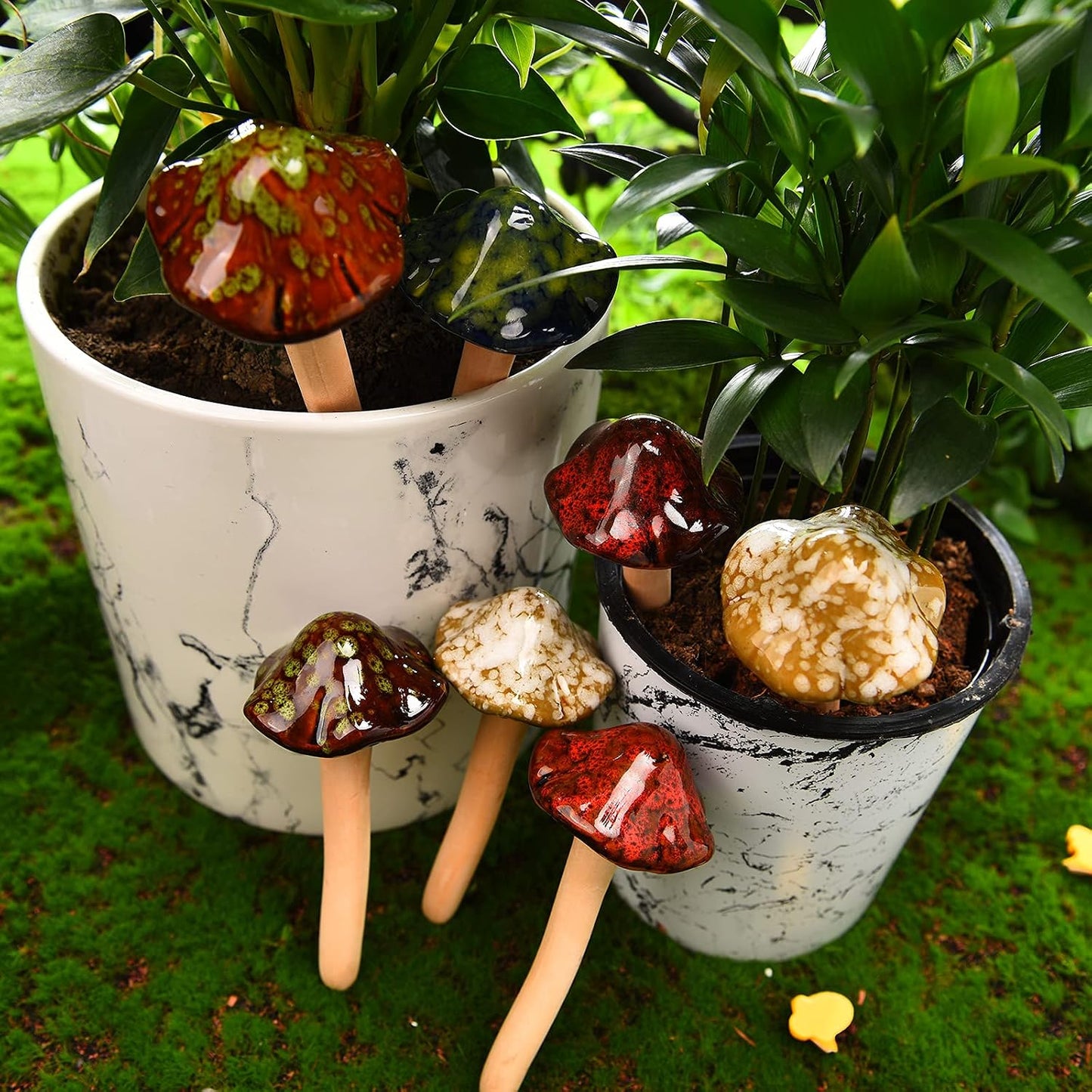 Ceramic Mushroom Figurine Garden Ceramic Mushroom Statue Garden Pot Decoration Lawn / Set of 8