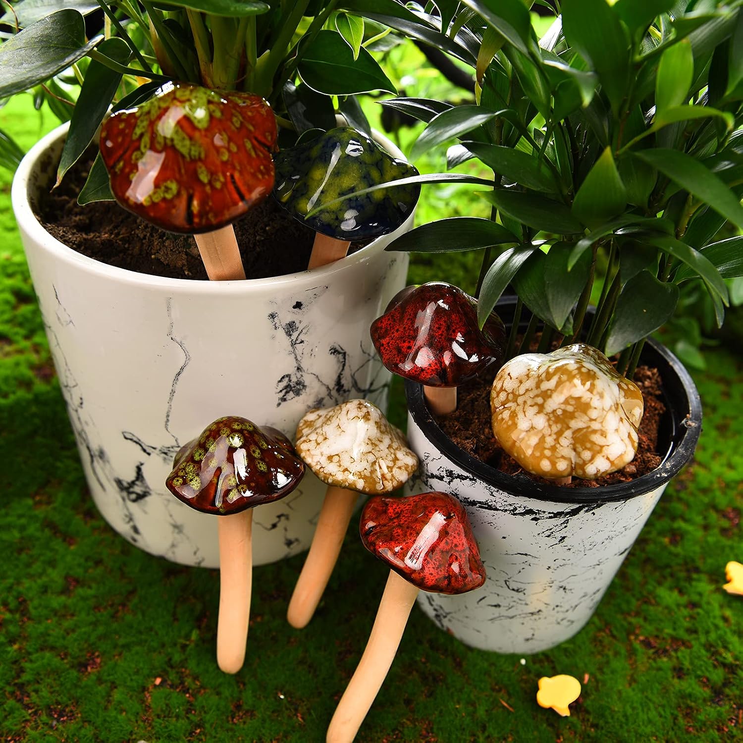 Ceramic Mushroom Figurine Garden Ceramic Mushroom Statue Garden Pot Decoration Lawn / Set of 8