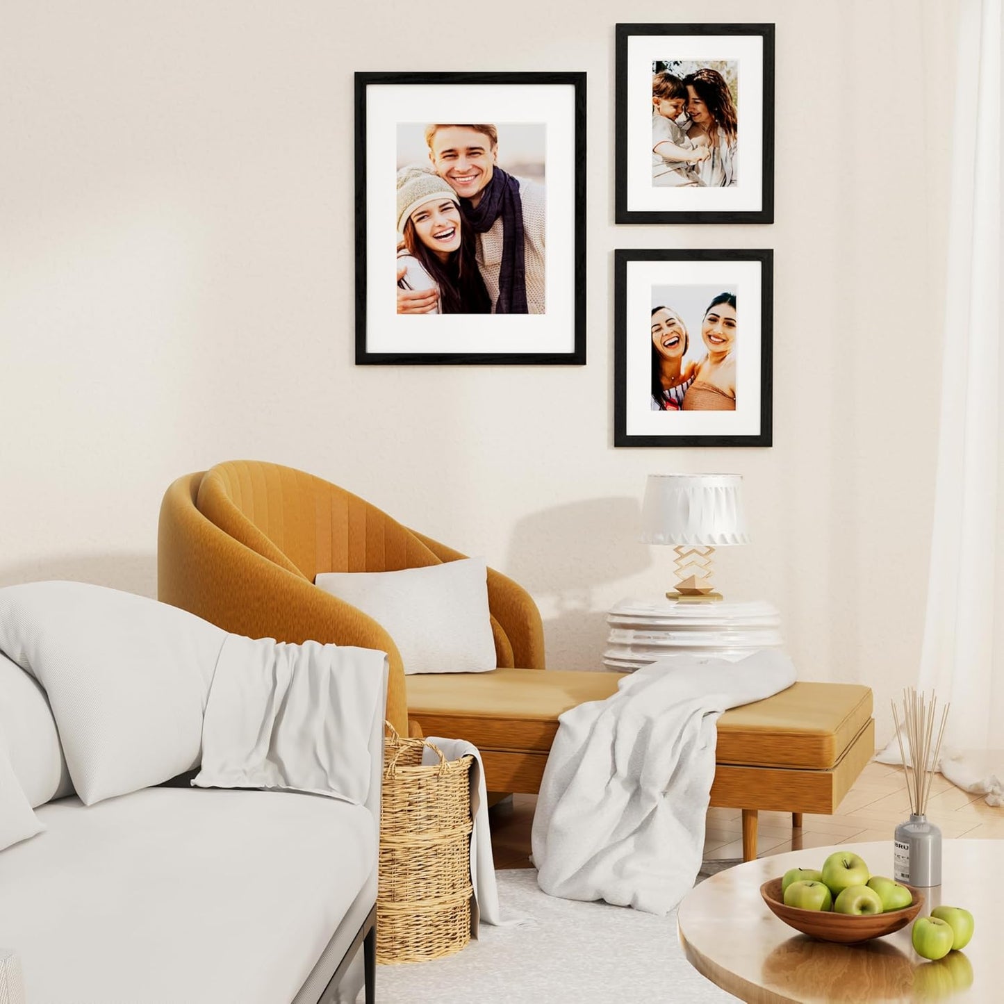 Picture Frame / Mat or without Mat / Black / 8 x 10 / Set of 4