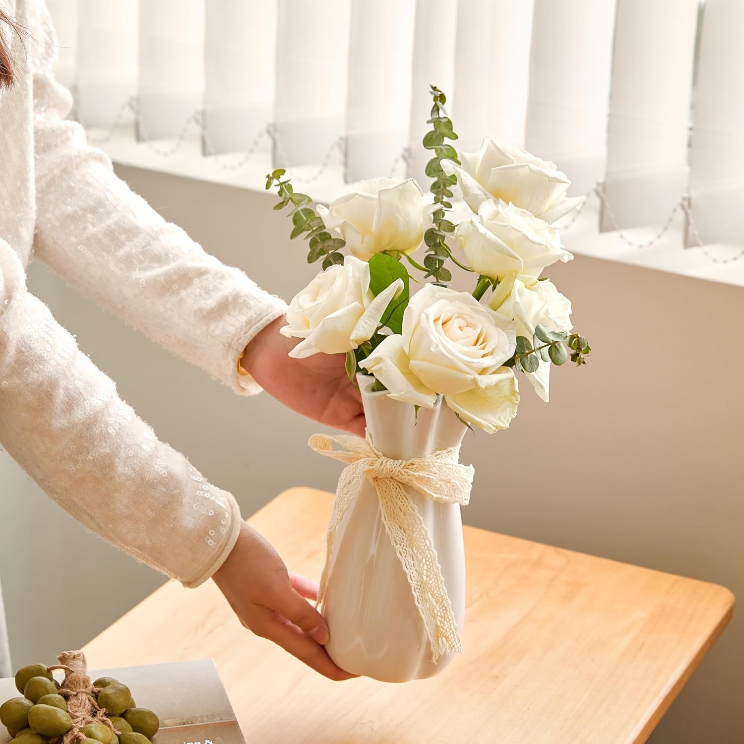 Ceramic Flower Vase / Vase-01 / White