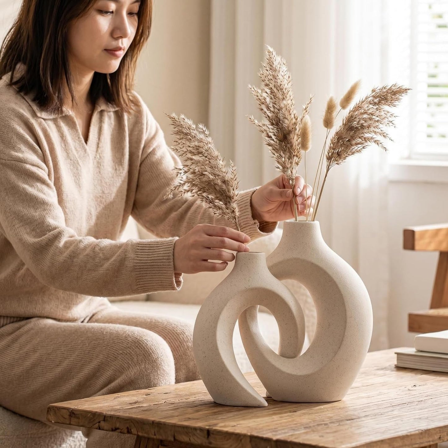 Snuggle Hollow Ceramic Donut Vase / Beige L / Set of 2