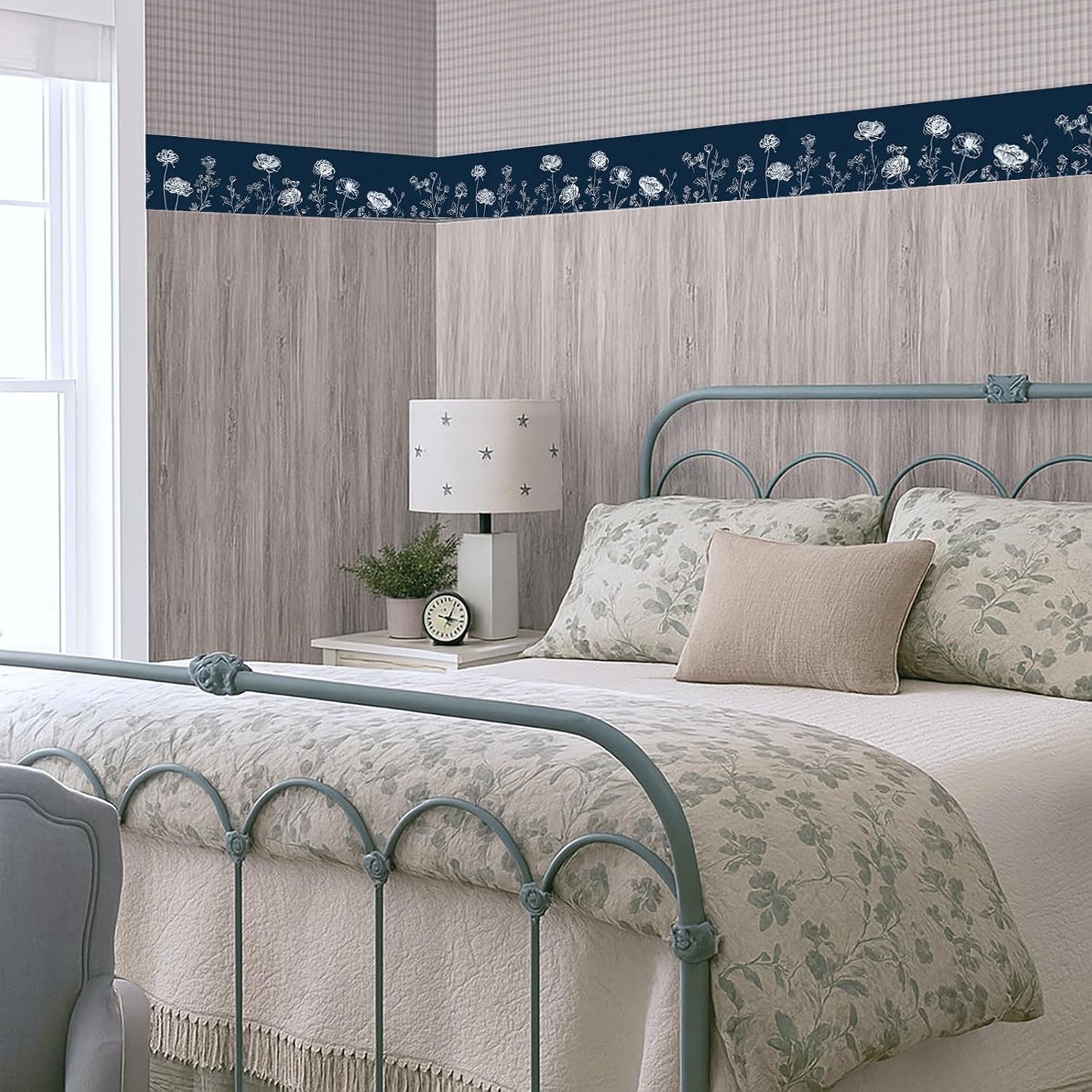Wall Border Peel and Stick White Floral Wallpaper Border Minimalist / Dandelion / Blue / 196 x 4