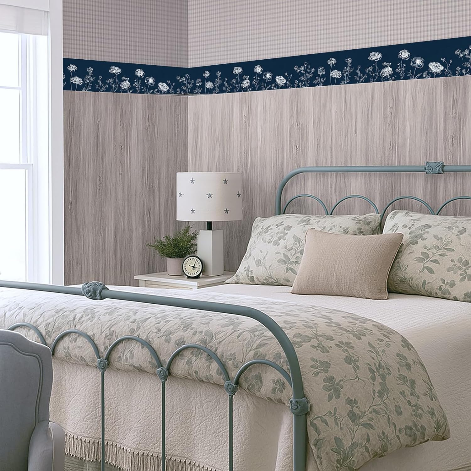 Wall Border Peel and Stick White Floral Wallpaper Border Minimalist / Dandelion / Blue / 196 x 4