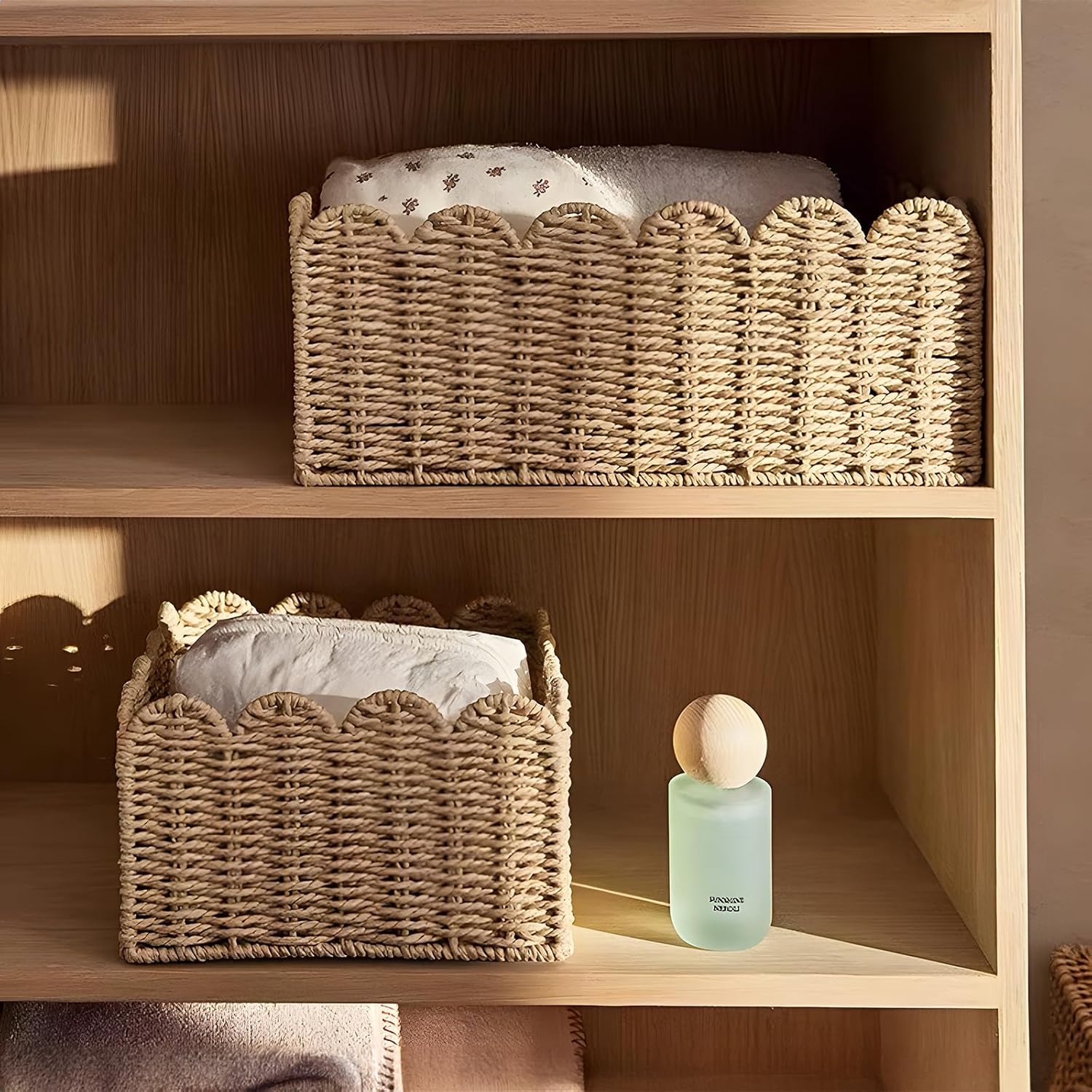 Scalloped Basket / Hand Woven shelf Baskets / Seagrass / S