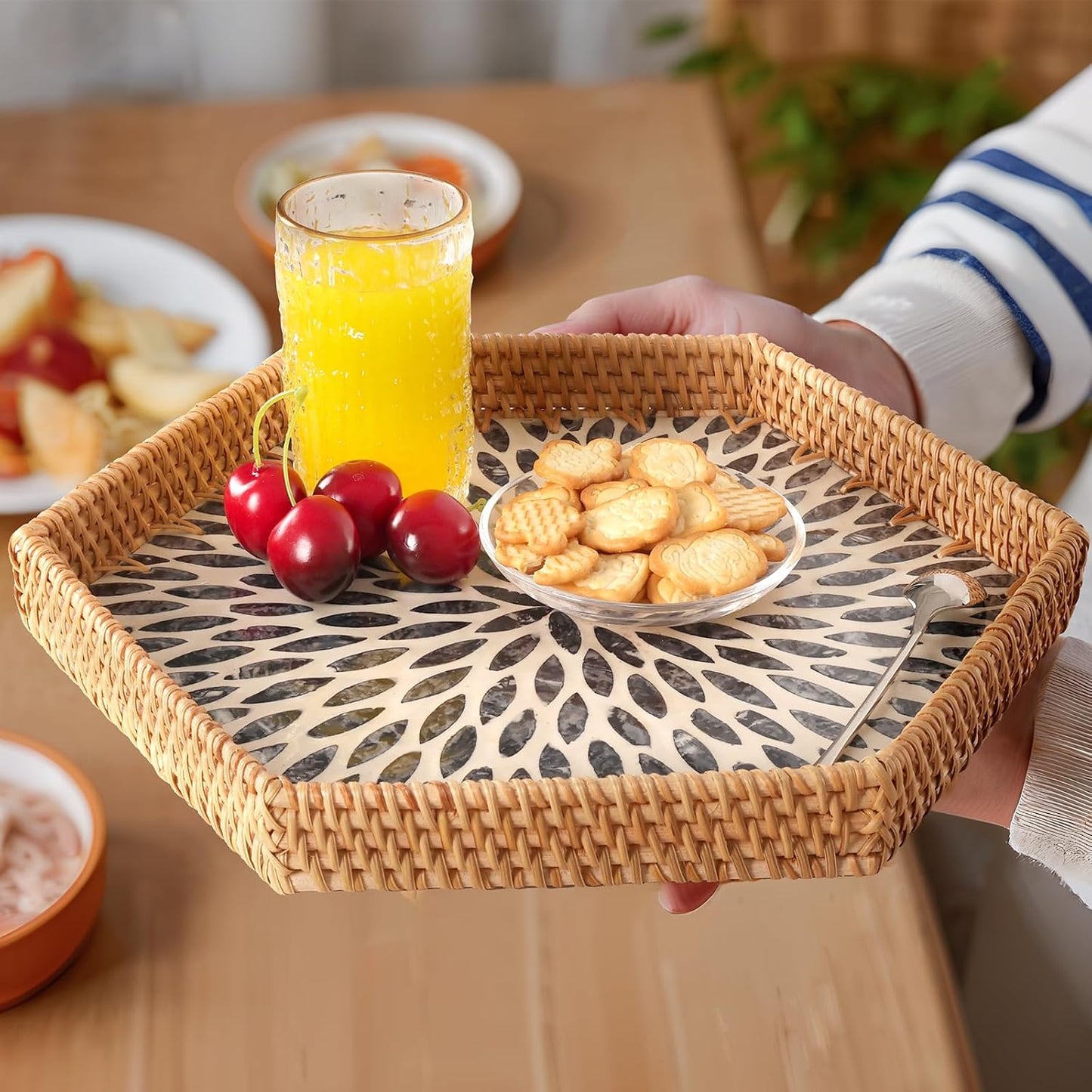 Hexagon Rattan Tray / Black Leaves