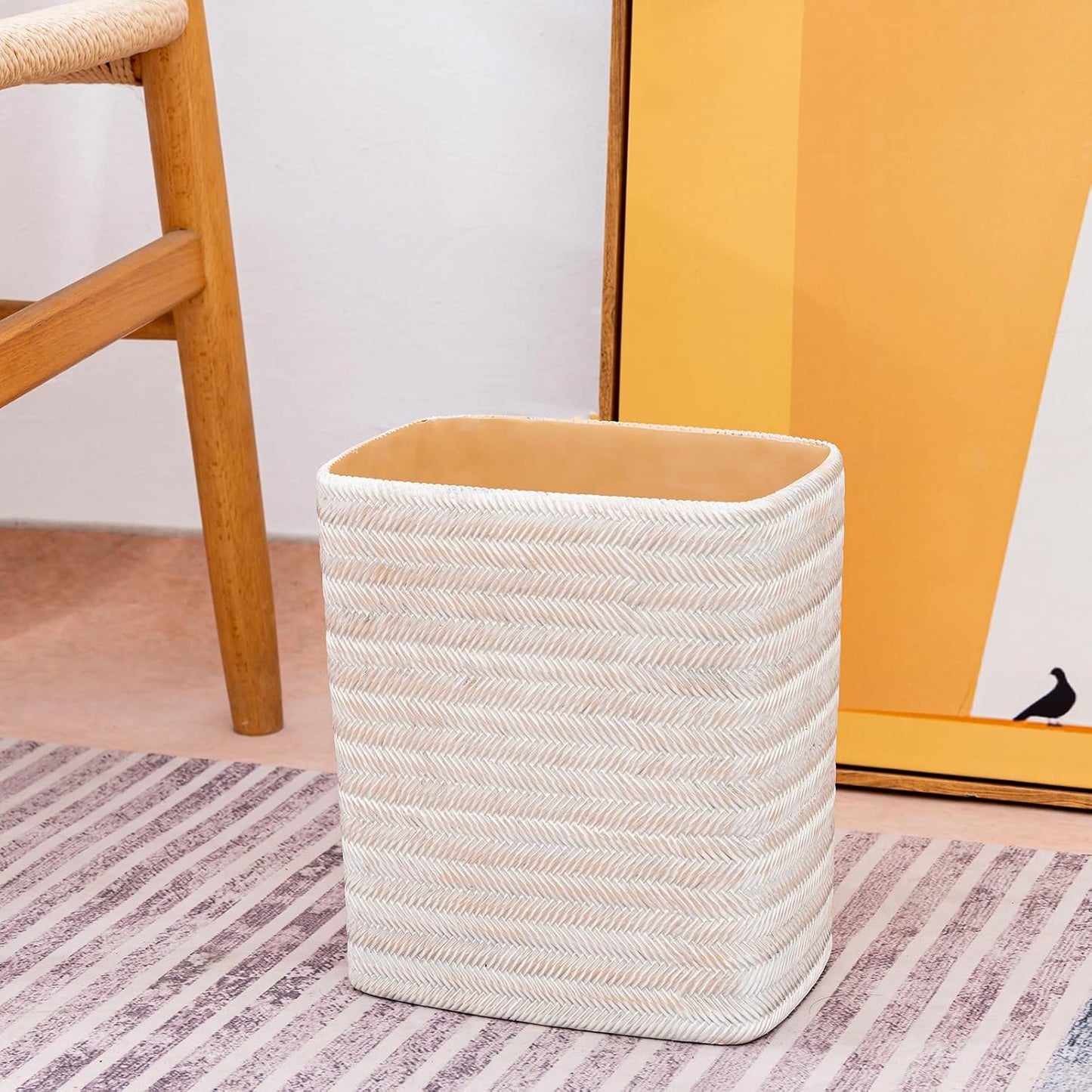 Resin Hand-Carved / Wicker White