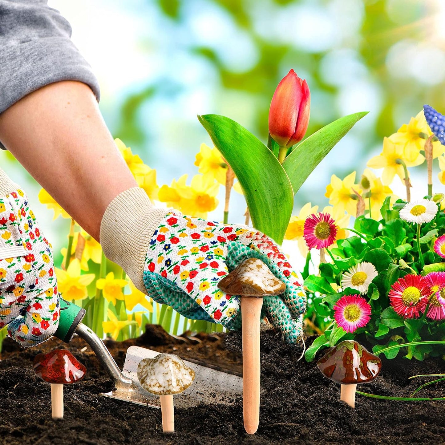 Ceramic Mushroom Figurine Garden Ceramic Mushroom Statue Garden Pot Decoration Lawn / Set of 8