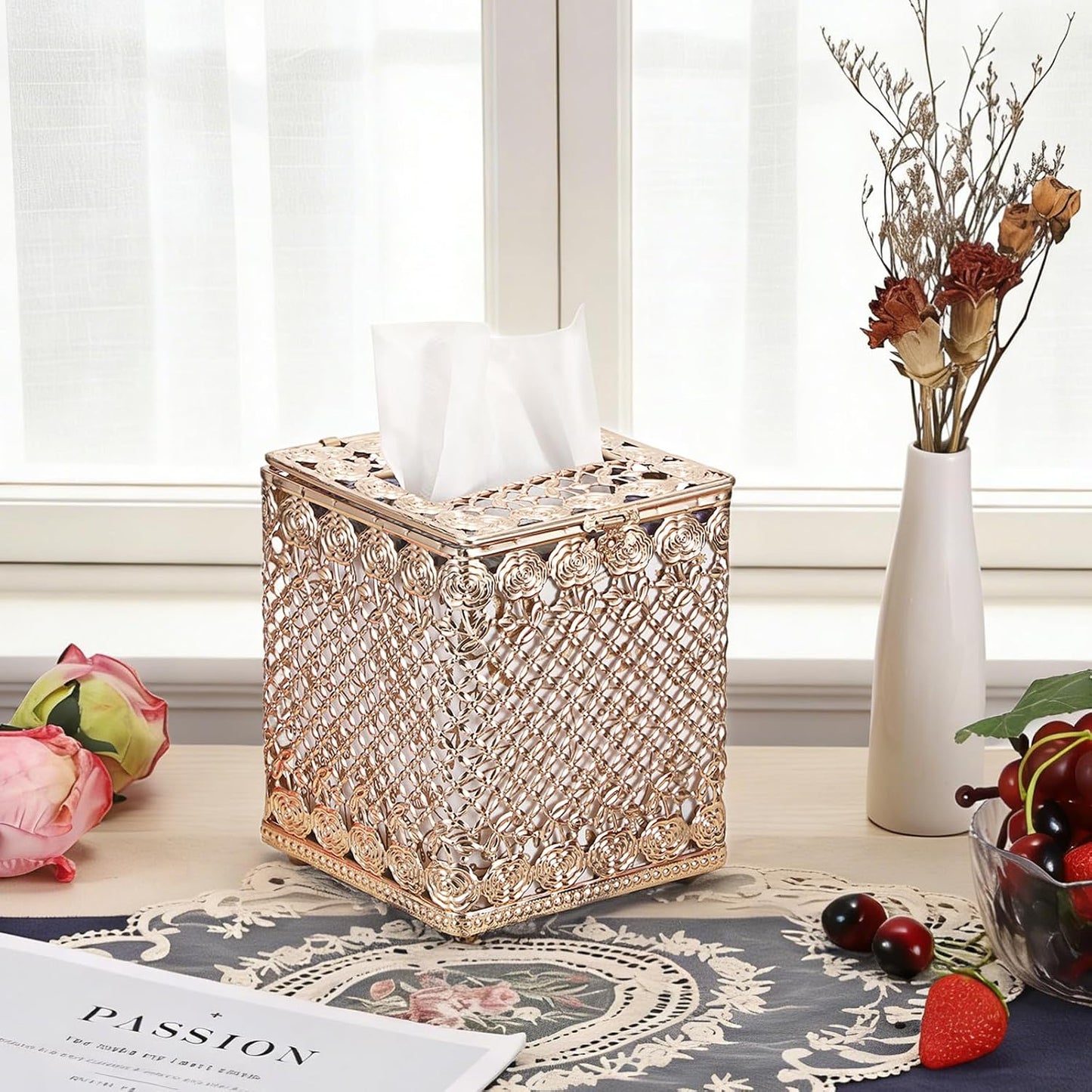 Metal Tissue Holder / Gold / 5 x 5 x 5.8