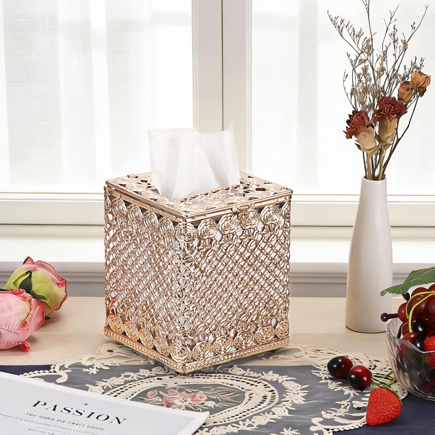 Metal Tissue Holder / Gold / 5 x 5 x 5.8