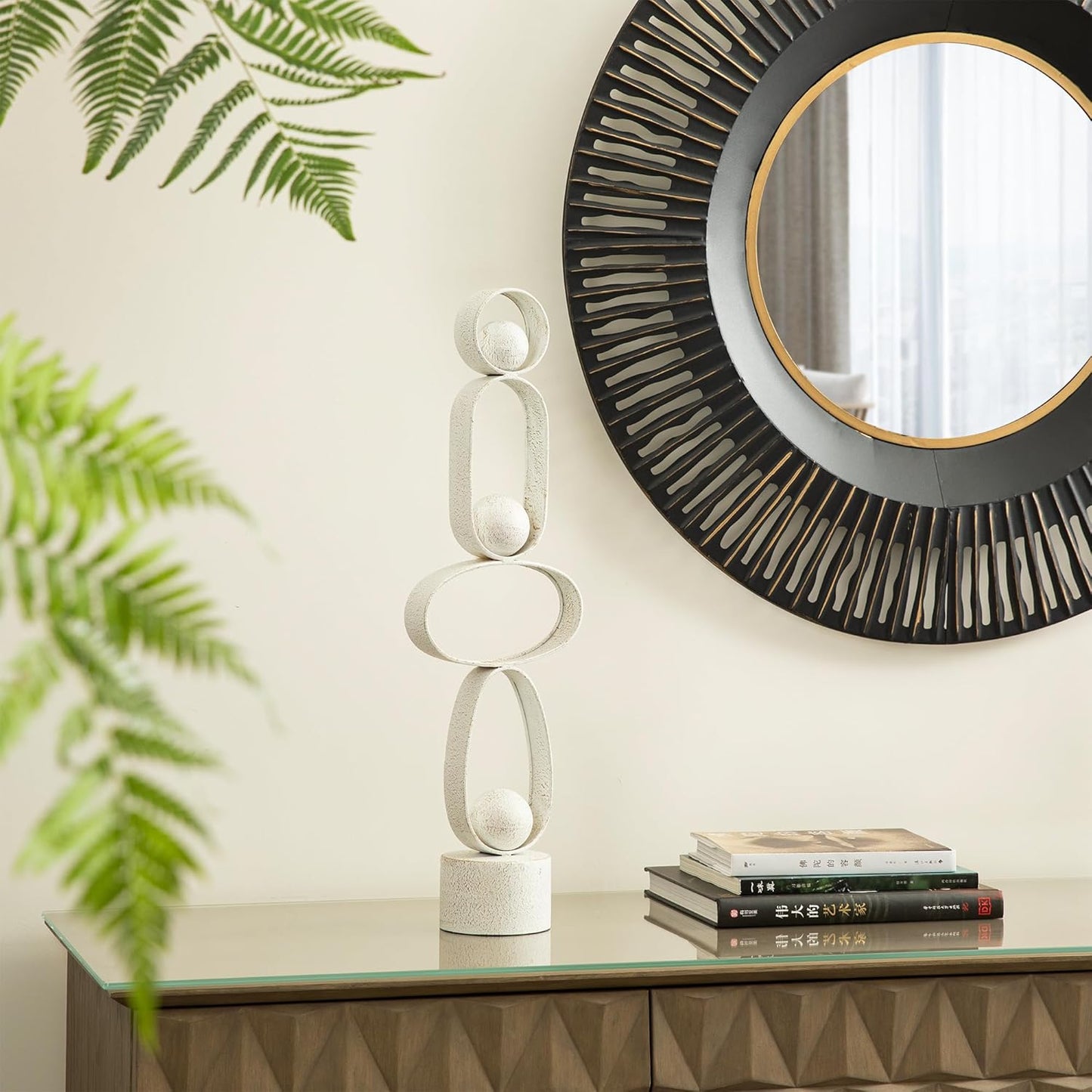 Accent Figurine / Metal Table Centerpieces / White