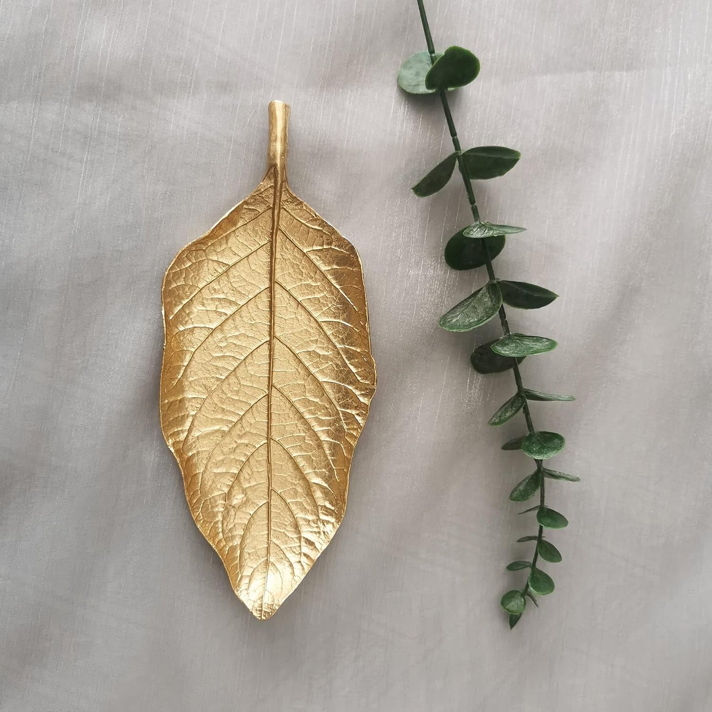 Metal Trinket Dish Leaf Shaped Ring Holder Jewelry Organizer Vanity Dish Tray / Single Mango Leaf
