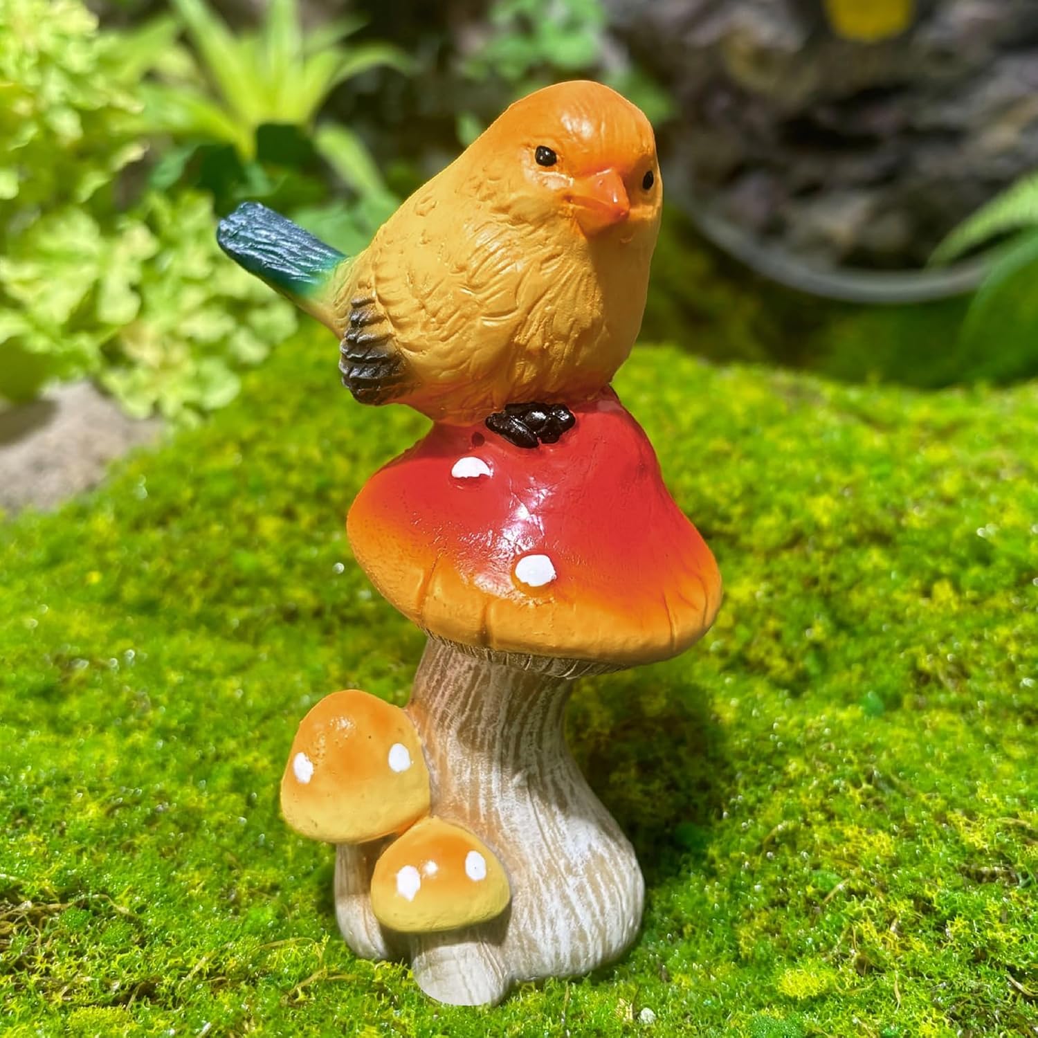 Birds Mushroom Resin Statue / Bird / Yellow