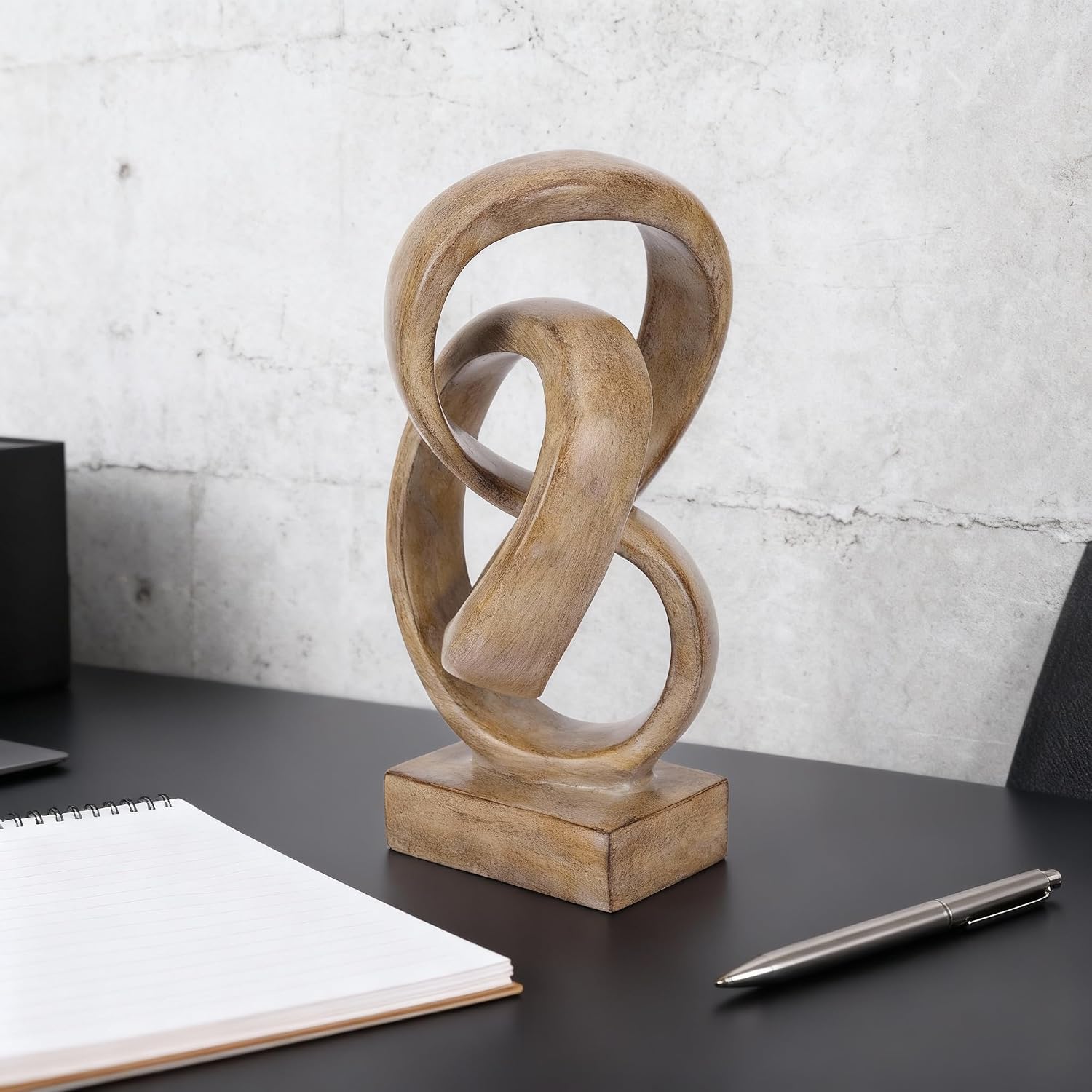 geometric decorative statue / Original