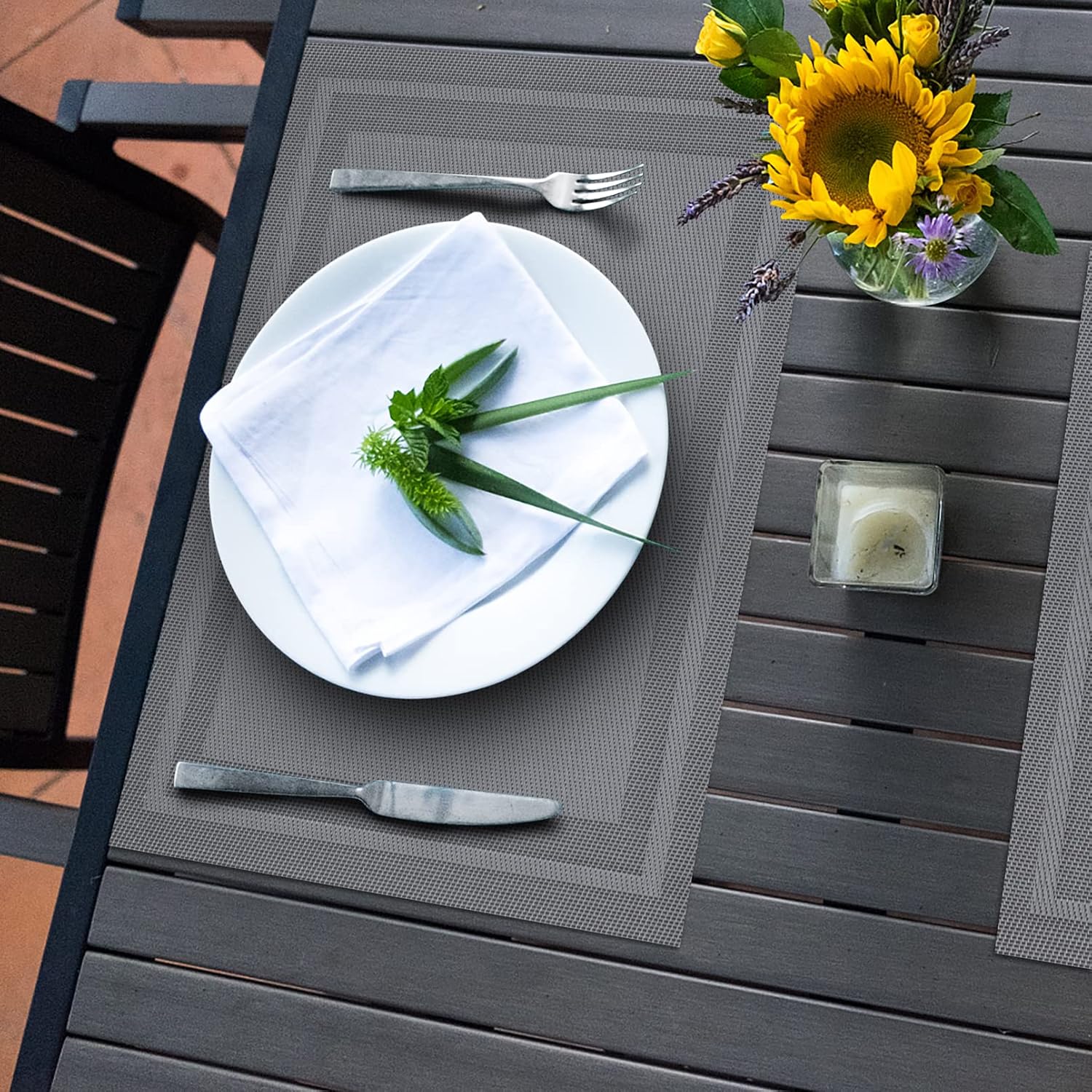Winknowl Placemats Set of 8，Heat Resistant Woven Vinyl Washable PVC Place Mats，Non-Slip Stain Resistant Indoor/Outdoor