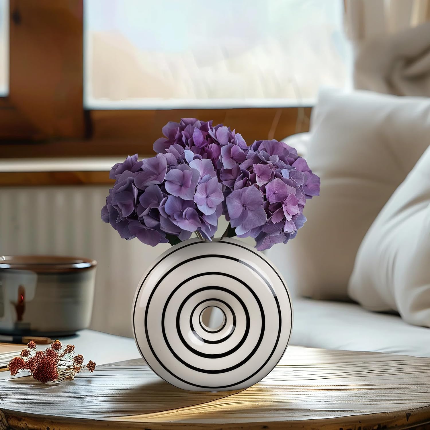 Ceramic Donut Vase Hand Painted Glossy Finish Flower Vase / Small / Black