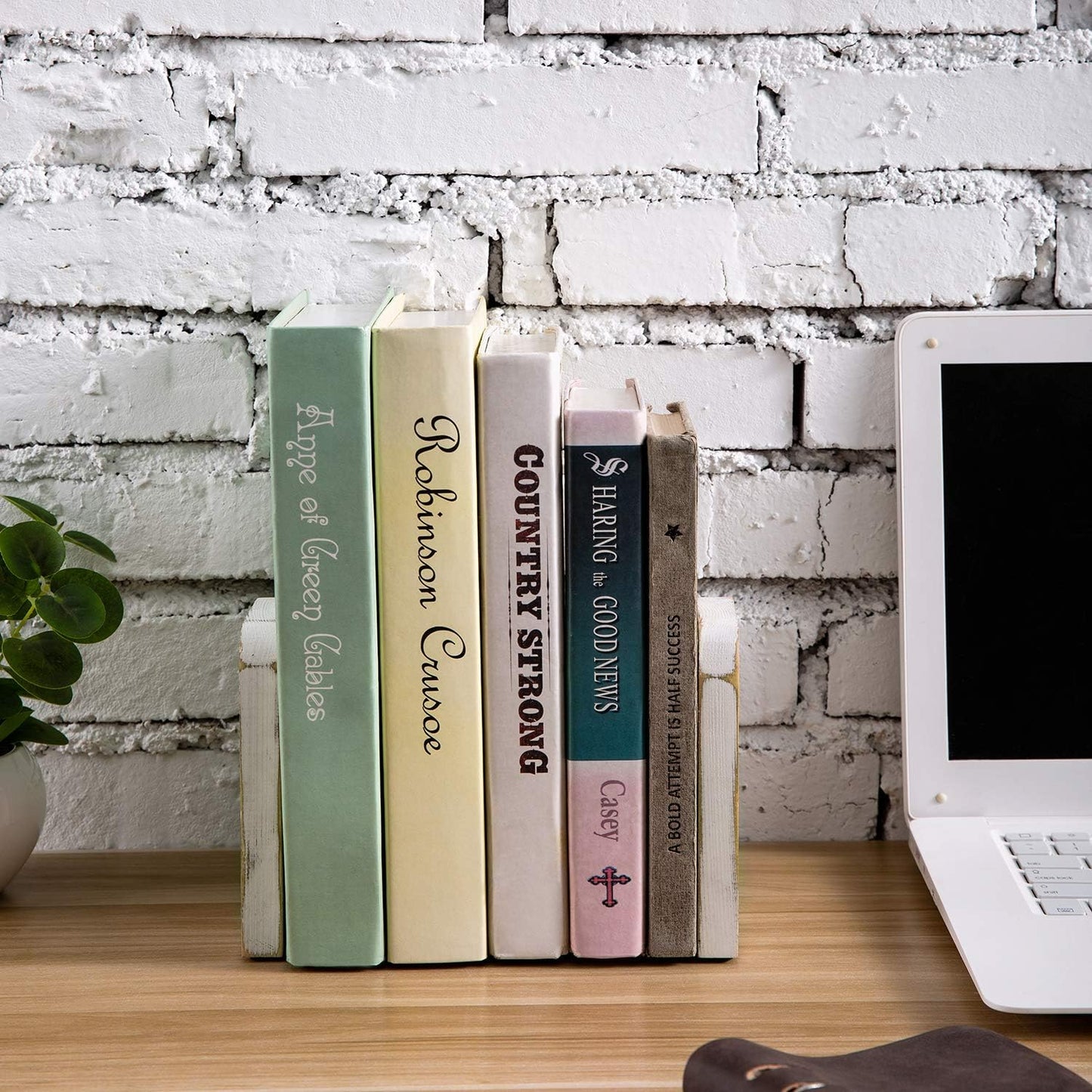 Farmhouse Book Ends / Whitewashed