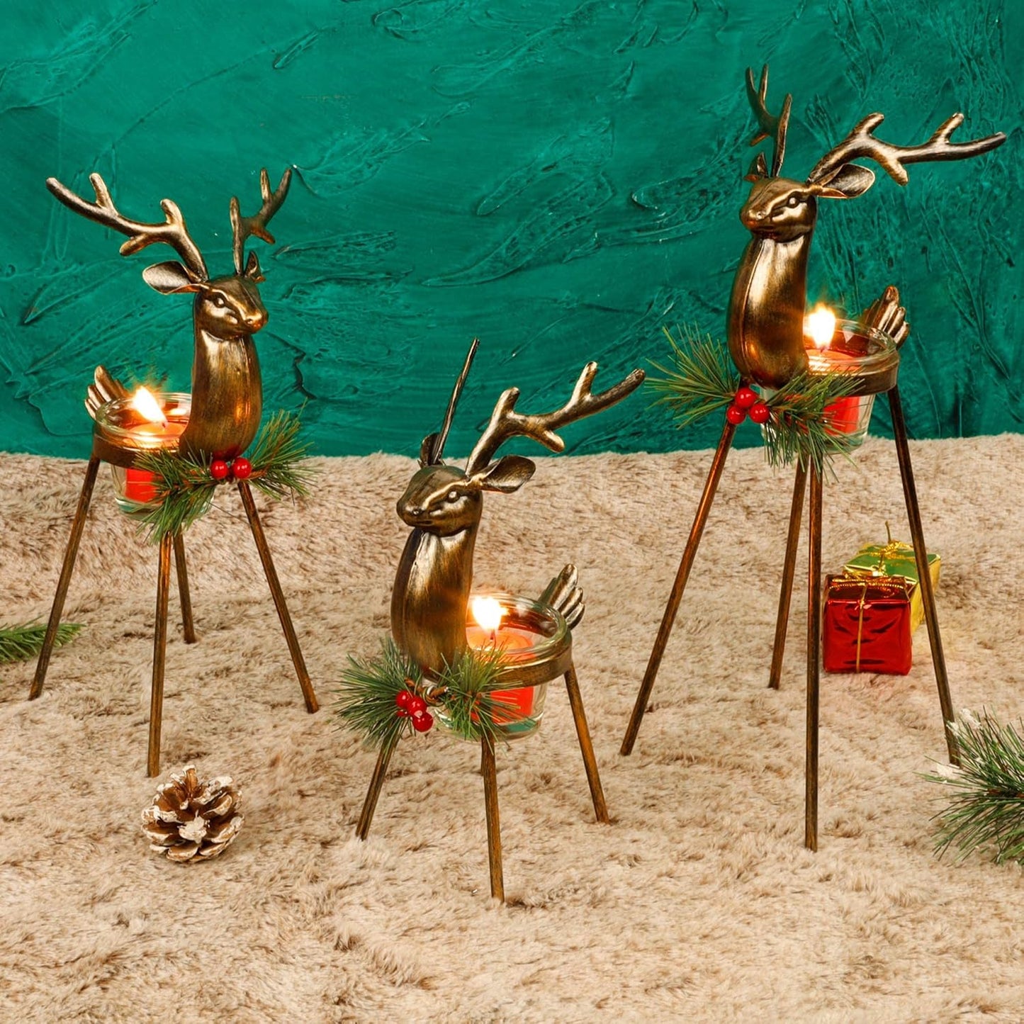 Juegoal Set of 3 Reindeer Tealight Candle Holders, Standing Iron Metal Christmas Decorations, Glass Votive Candle