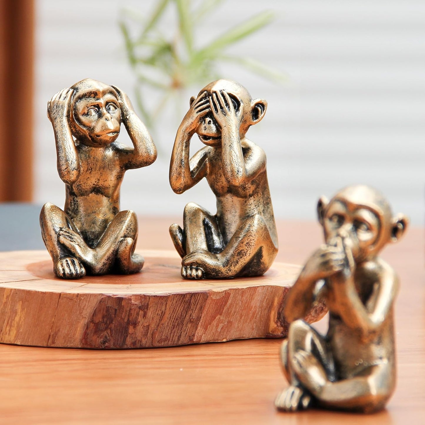 3 Wise Monkeys Statue / Gold