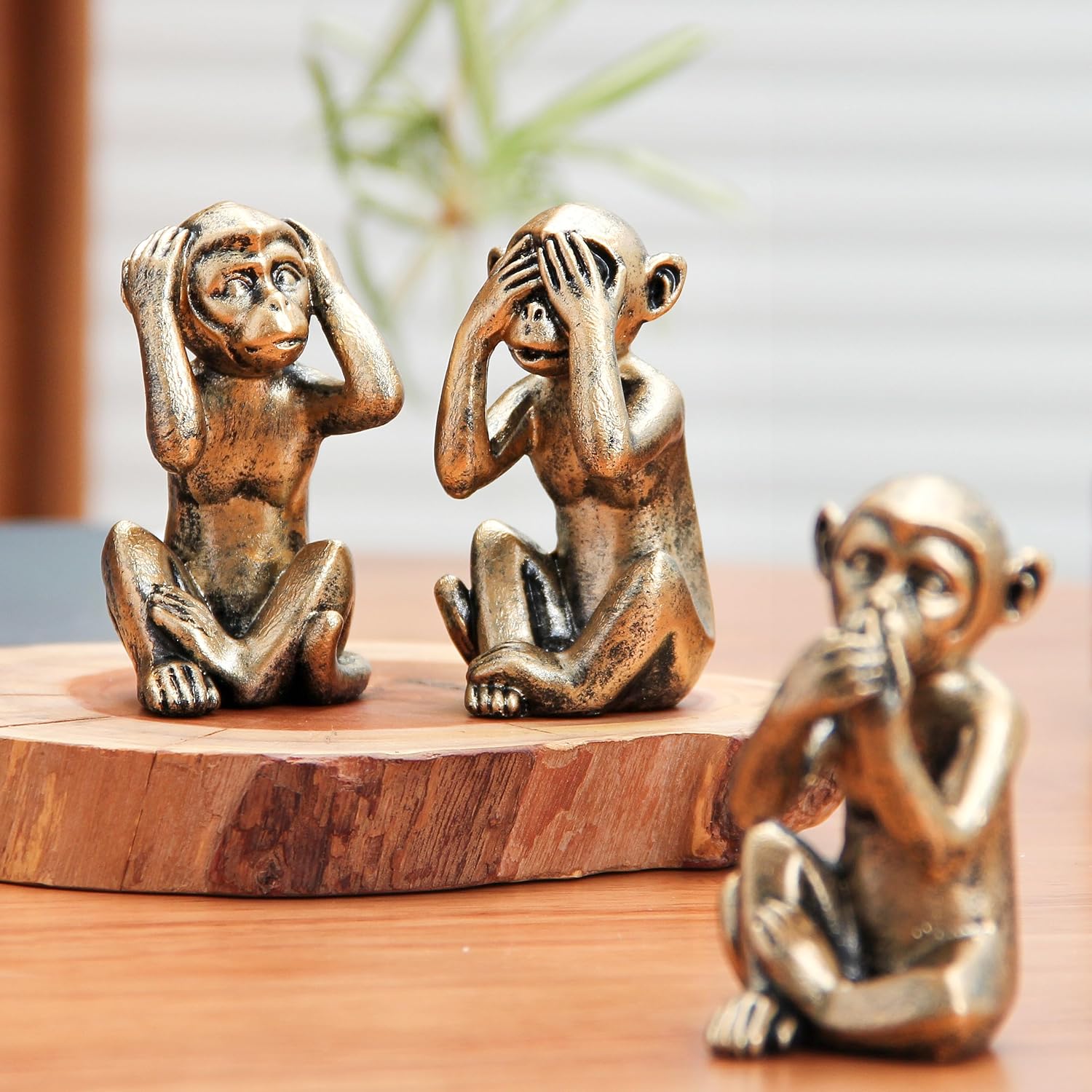 3 Wise Monkeys Statue / Gold