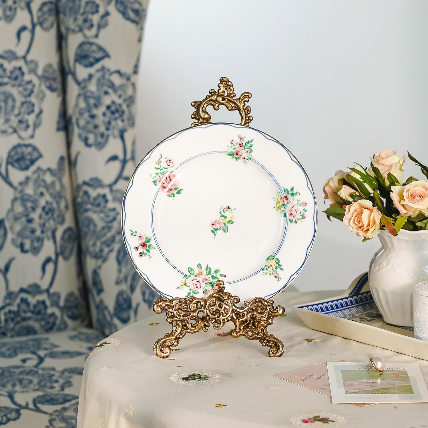 Vintage Cookbook Stand / Small Ornate Easel Fleur De Lis Stand