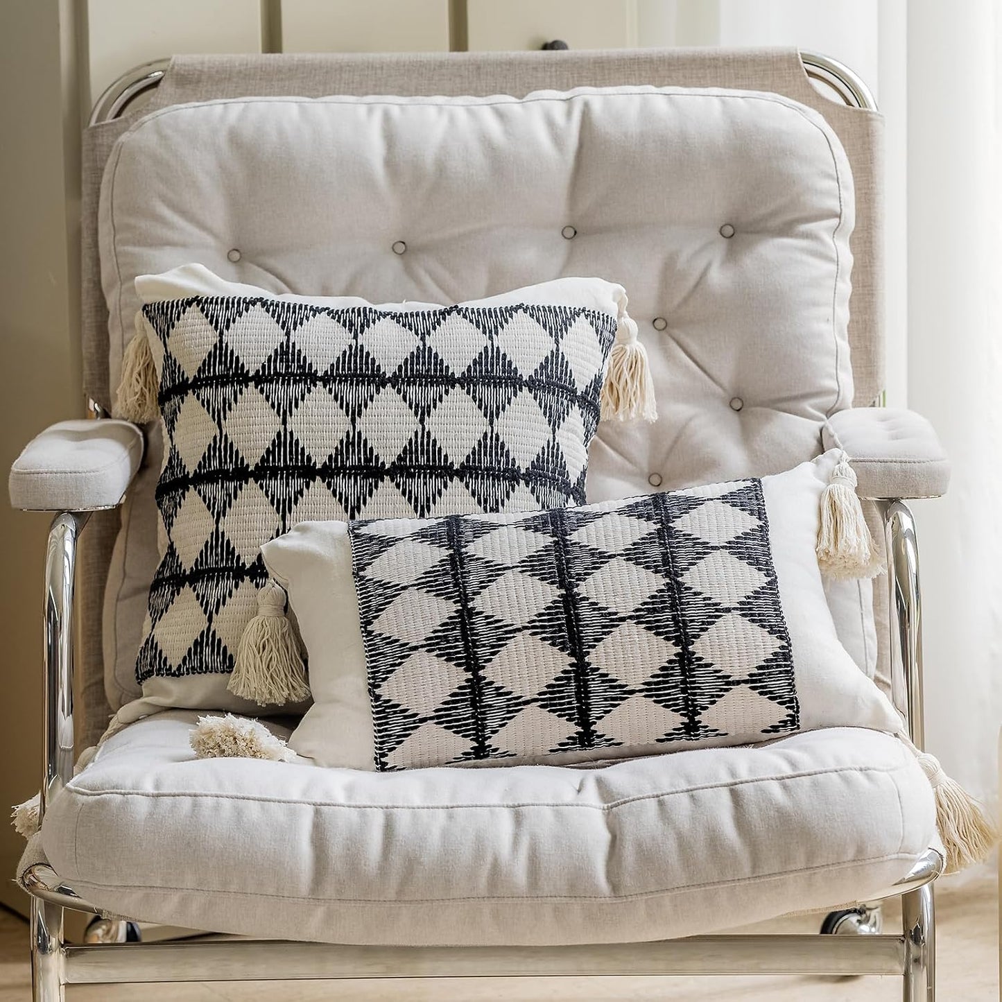 Tassels Farmhouse Pillow Covers / 20 x 12 / Black Plaid
