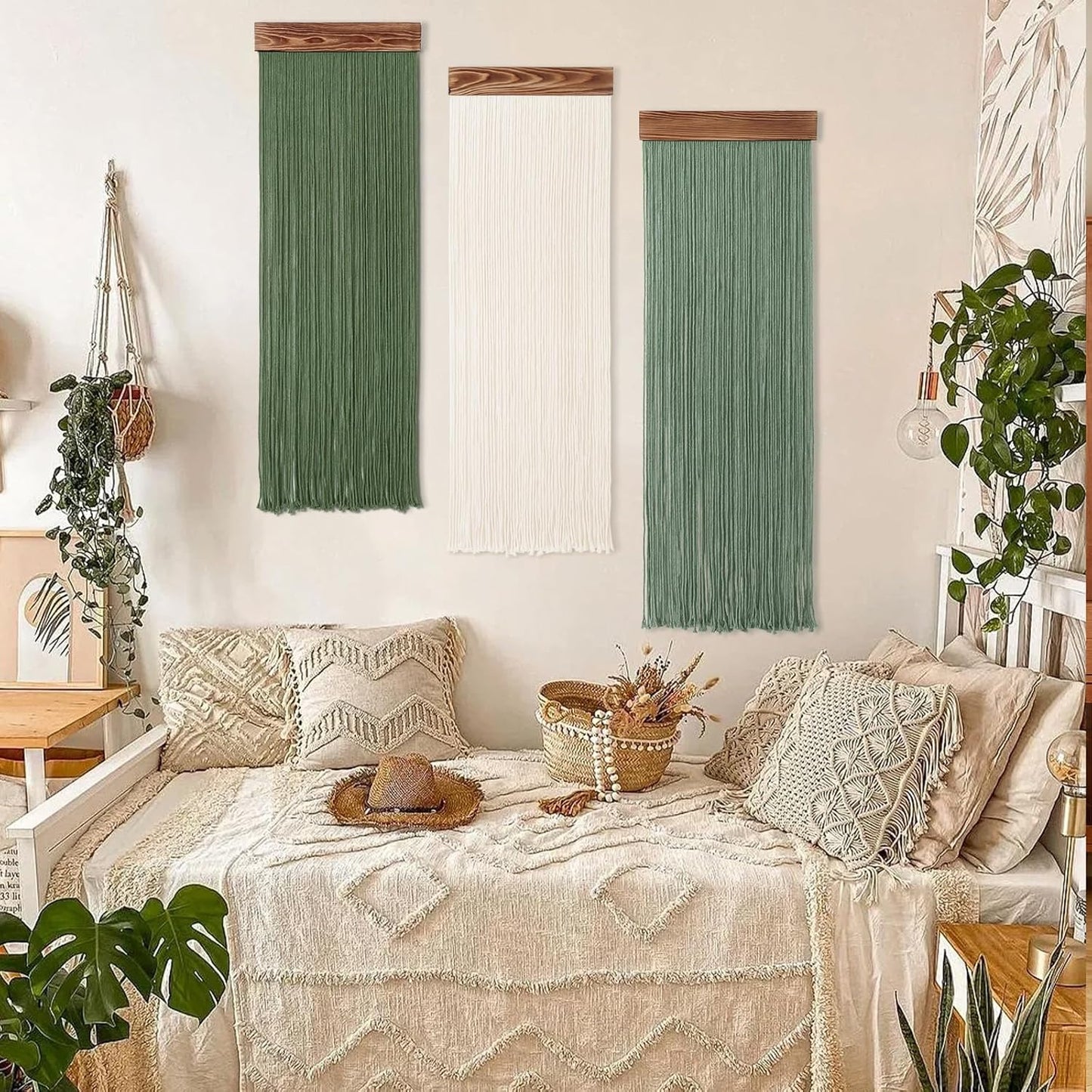 Macrame Wall Hanging Boho Chic Home Decor / Green and Beige / Set of 3