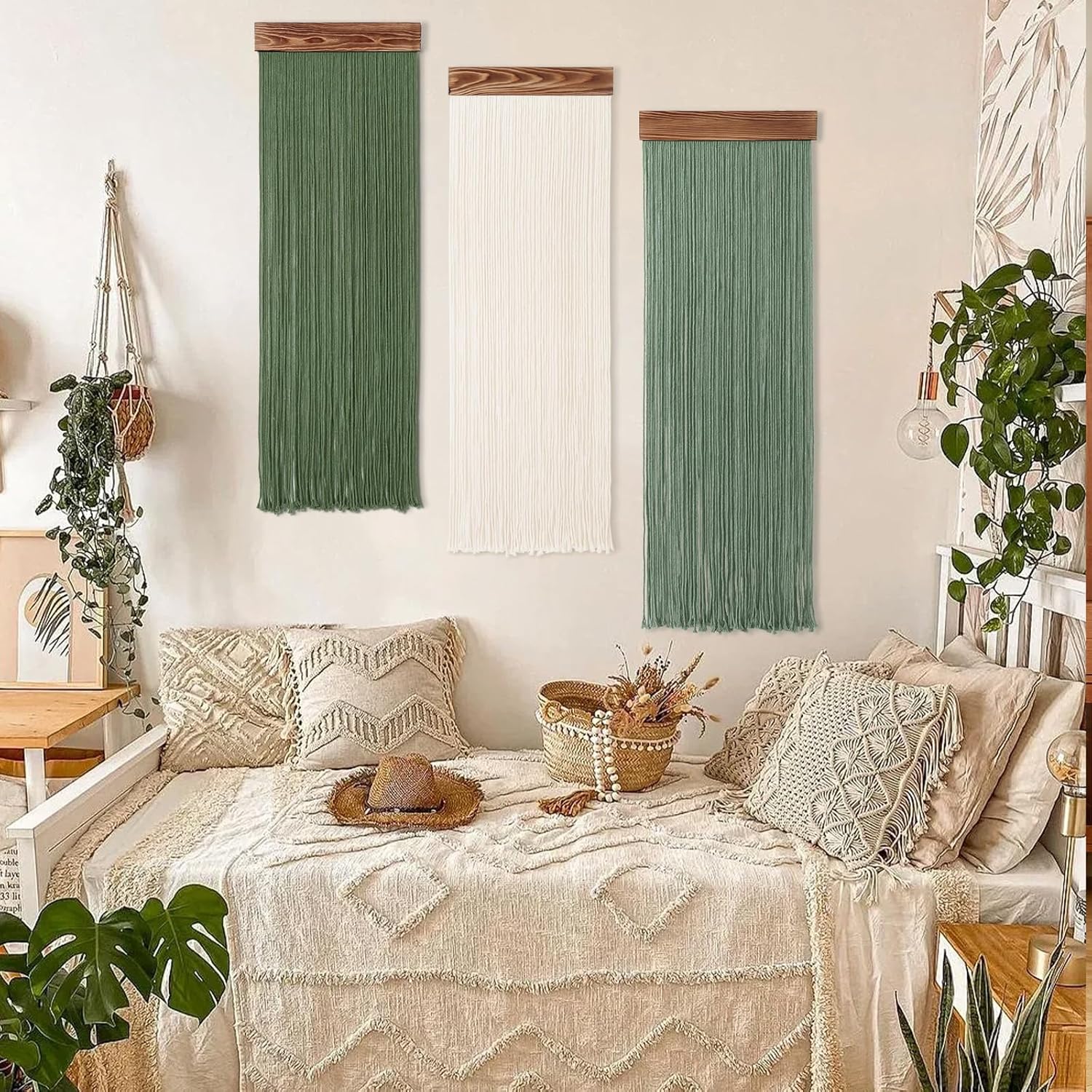 Macrame Wall Hanging Boho Chic Home Decor / Green and Beige / Set of 3
