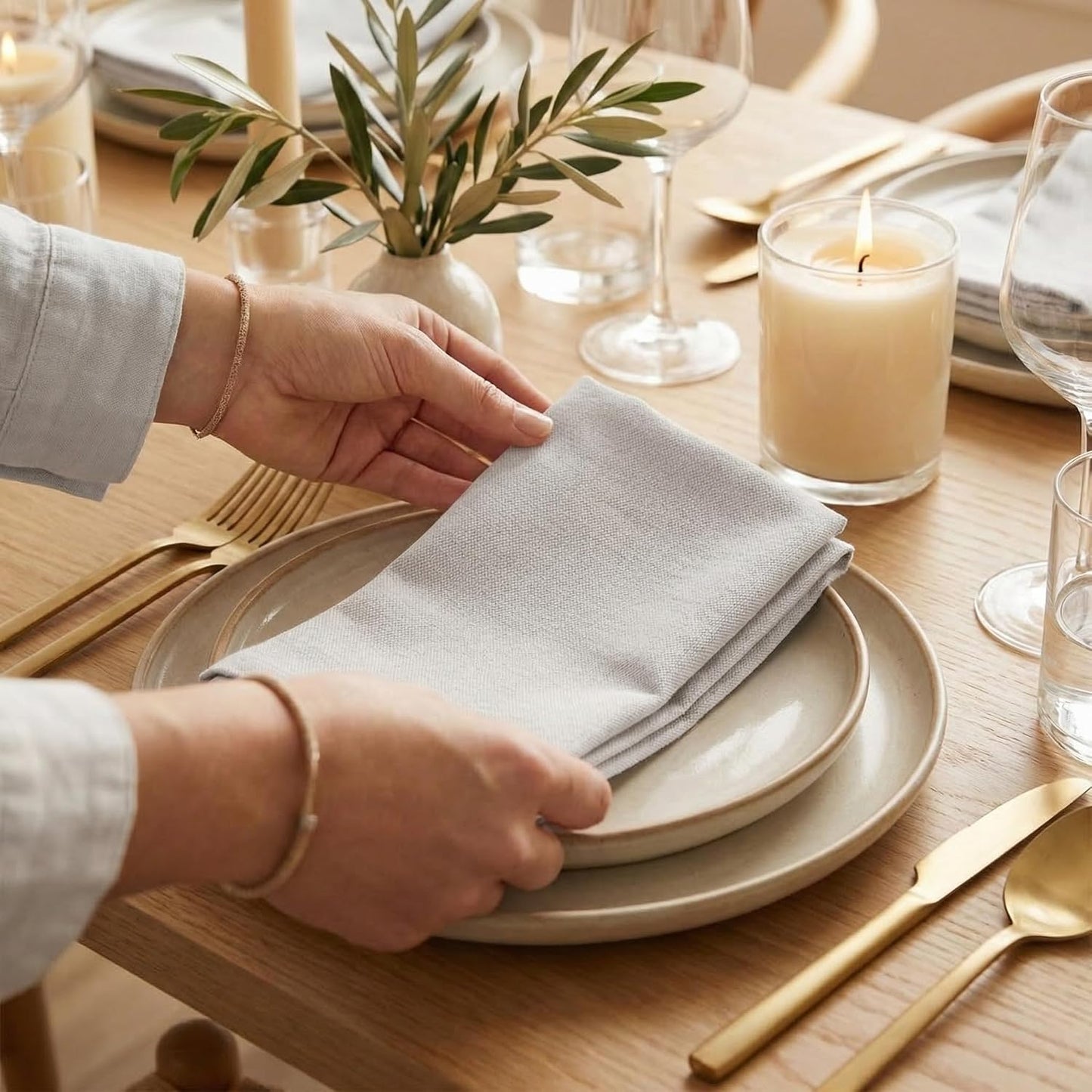 ACCENTHOME Accent Home 100% Cotton Napkins, Delicate Cloth Napkins for Dinners, Parties and Weddings，18 x 18 Inch Set