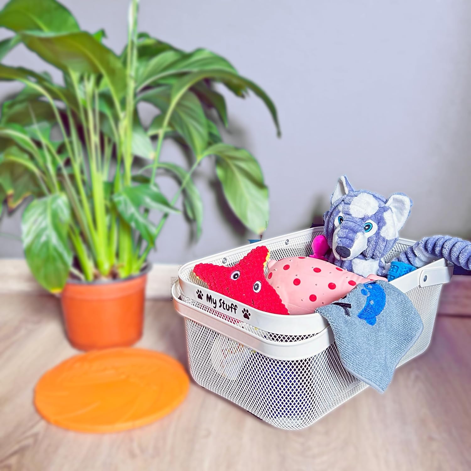 Dog Toy Basket Metal Mesh Metal / White