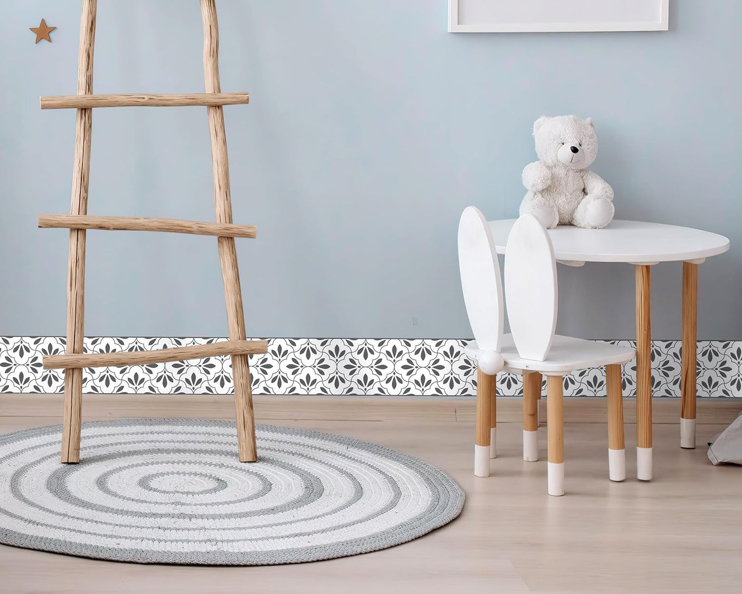 Wallpaper Border and White Patterns Peel and Stick Wall Border Self / 6 x 240 / WB-5445 / Black