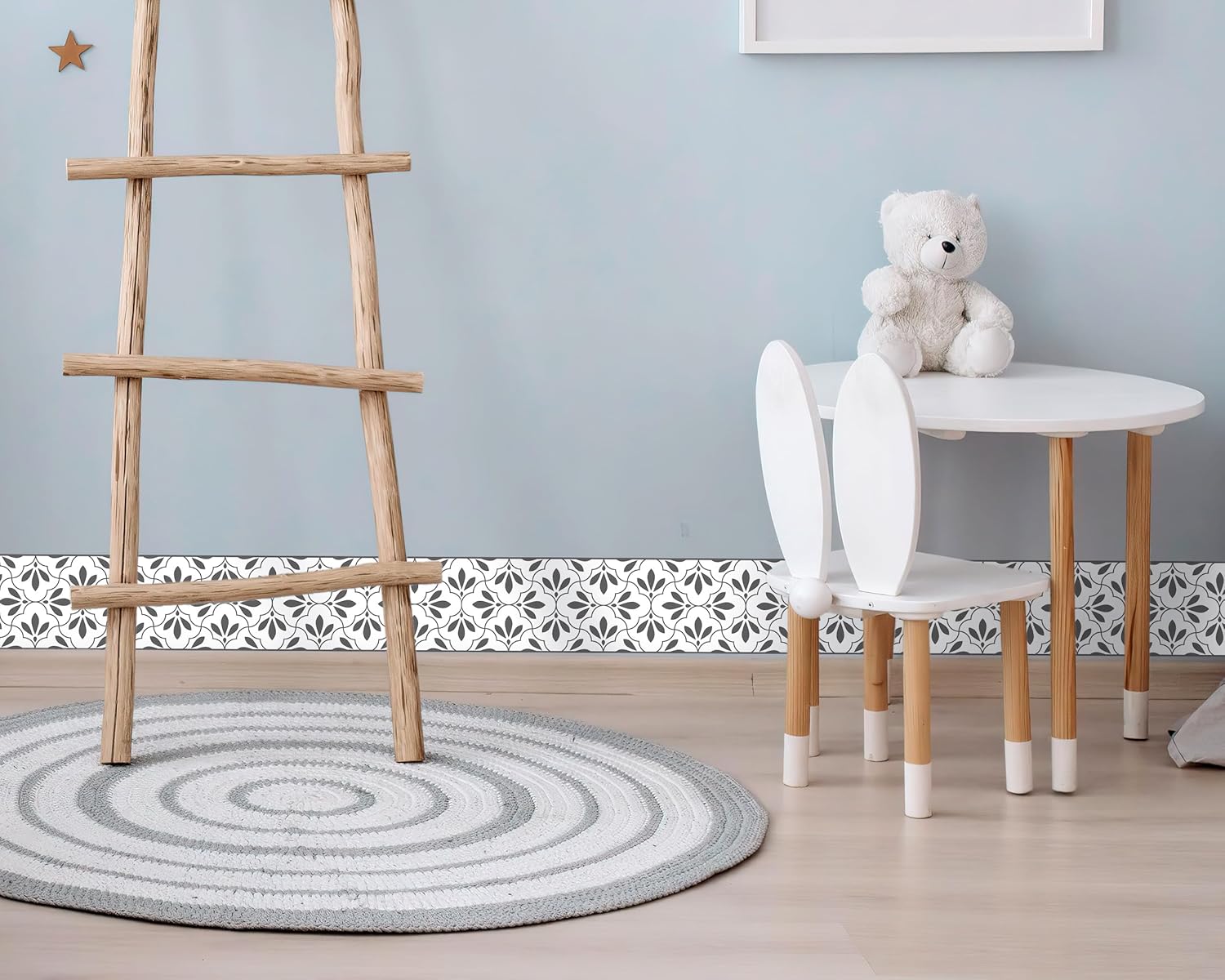 Wallpaper Border and White Patterns Peel and Stick Wall Border Self / 6 x 240 / WB-5445 / Black