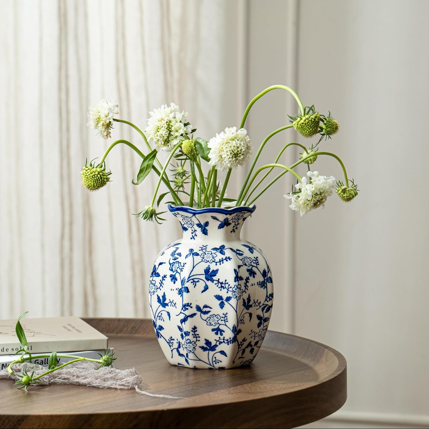 Small and White Ceramic Vase / Vase-u02 / 6 INCH / Blue